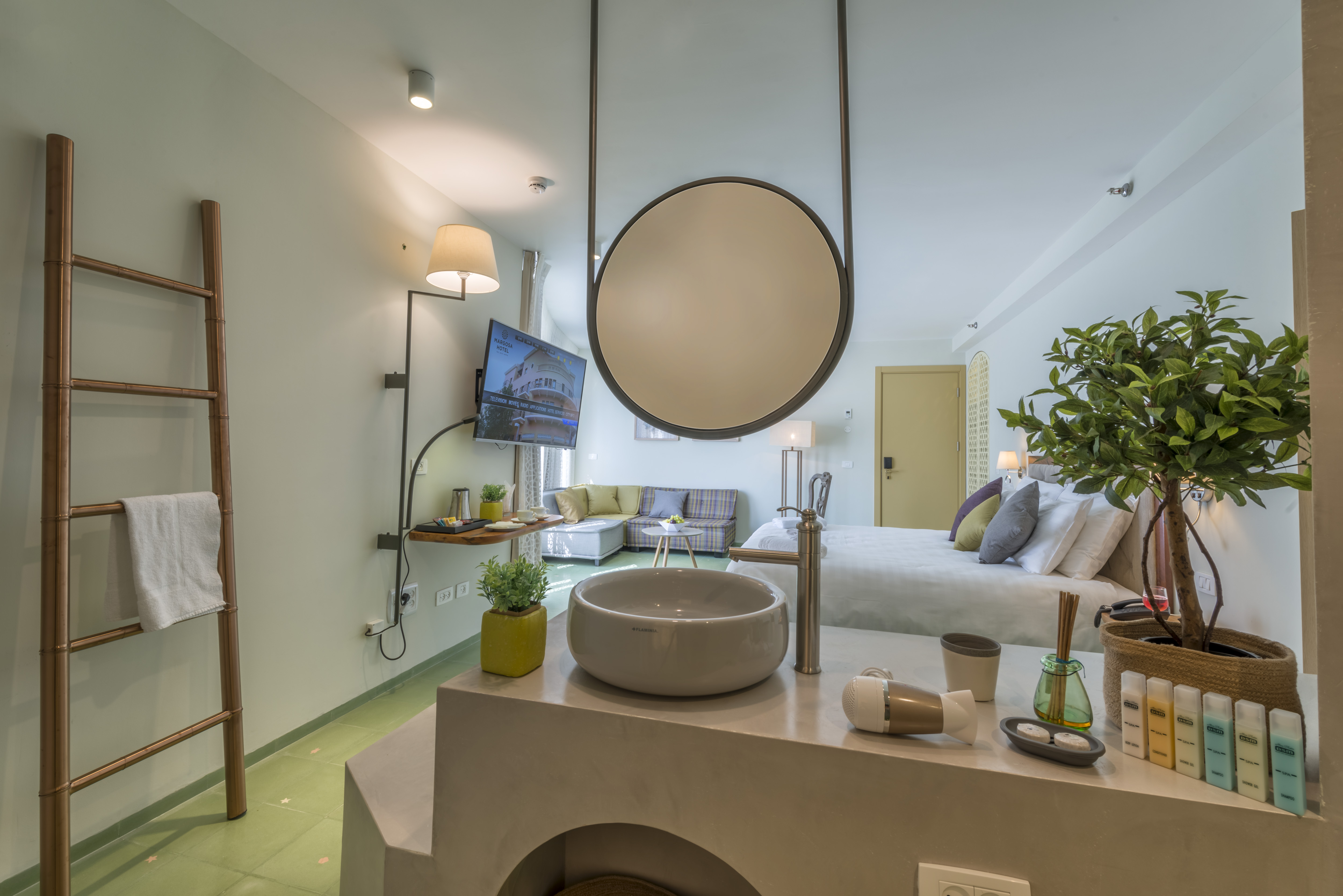 Single Deluxe with Balcony