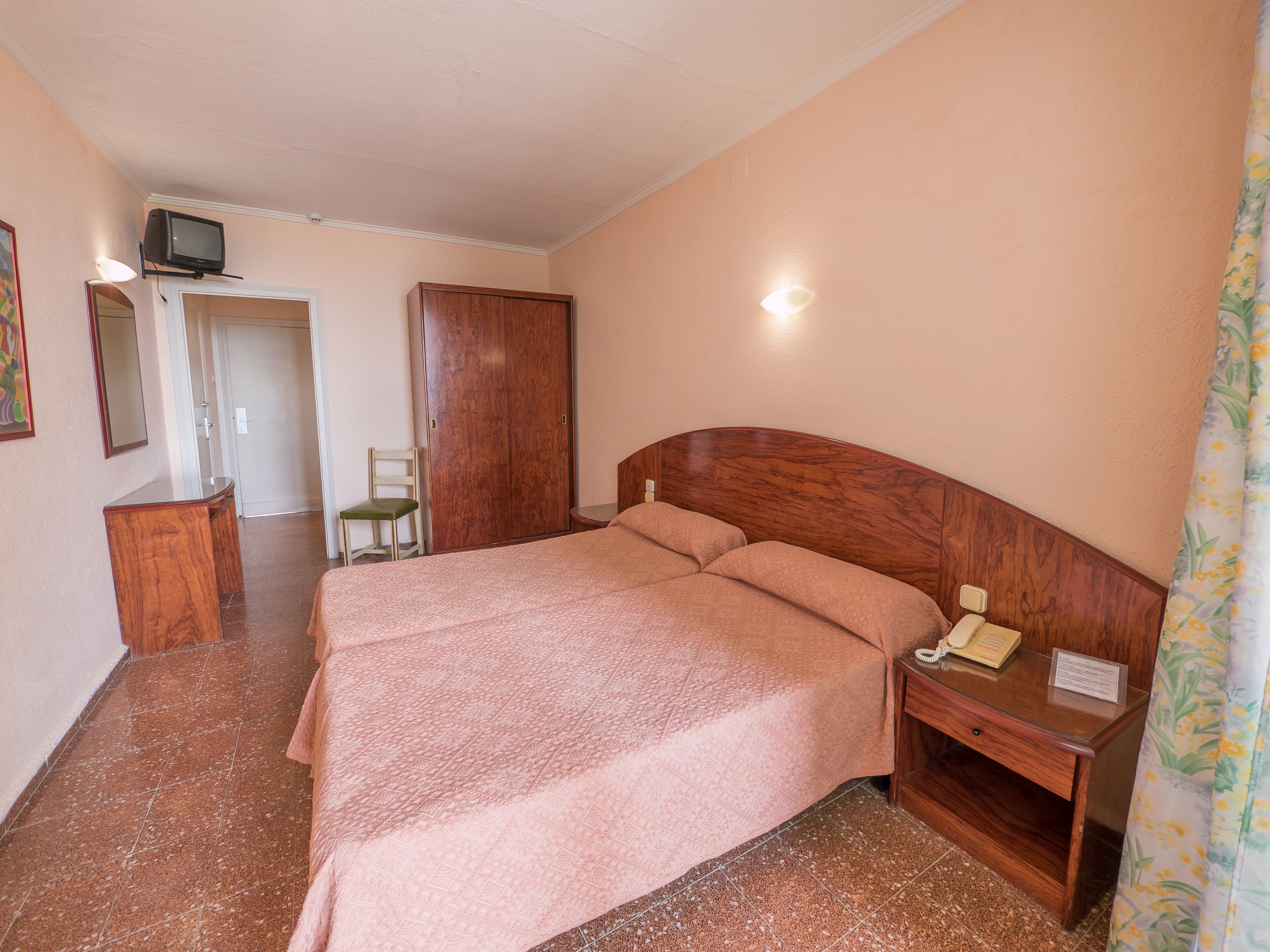 Double or Twin Standard