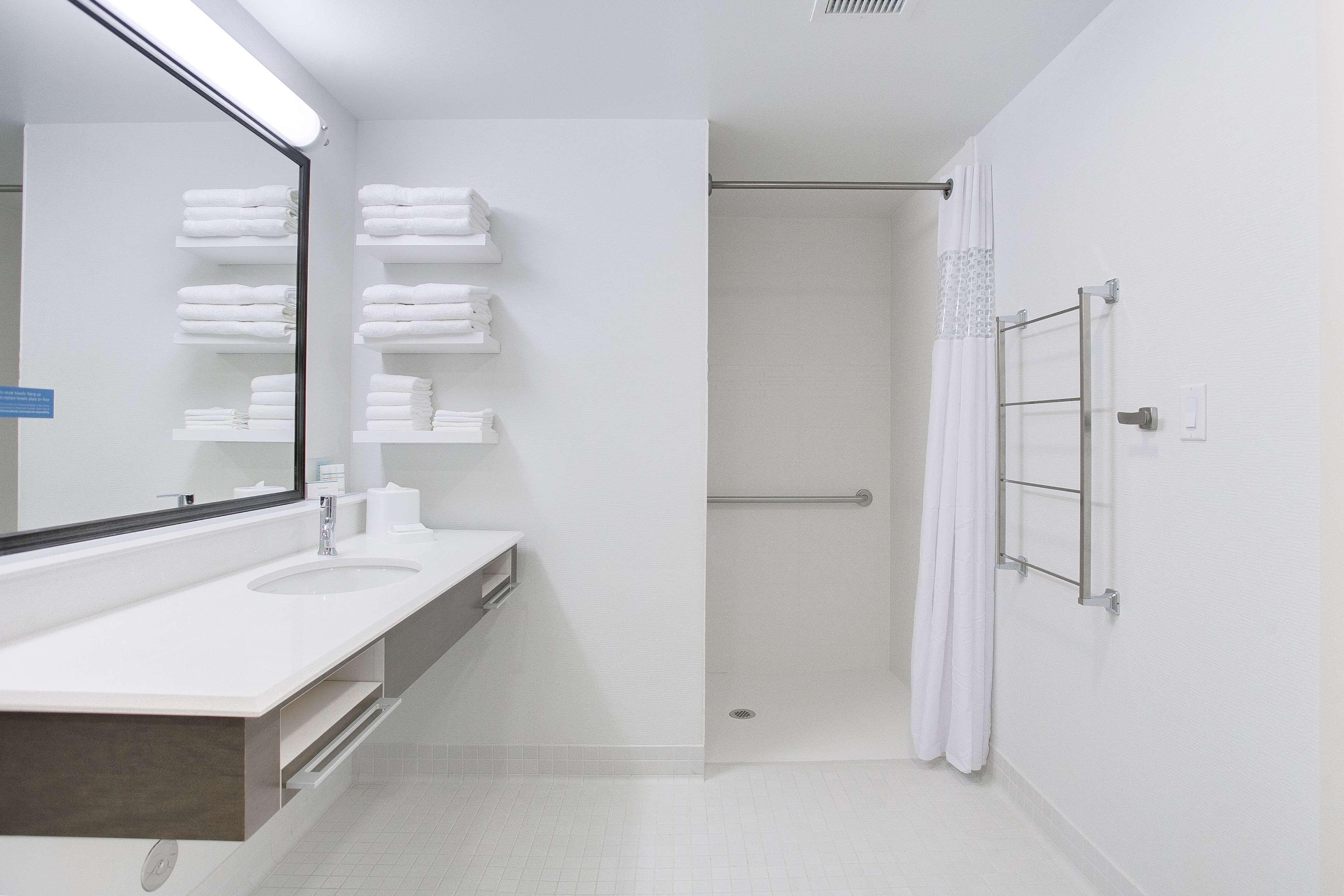 Studio Two Queen Beds Non Smoking