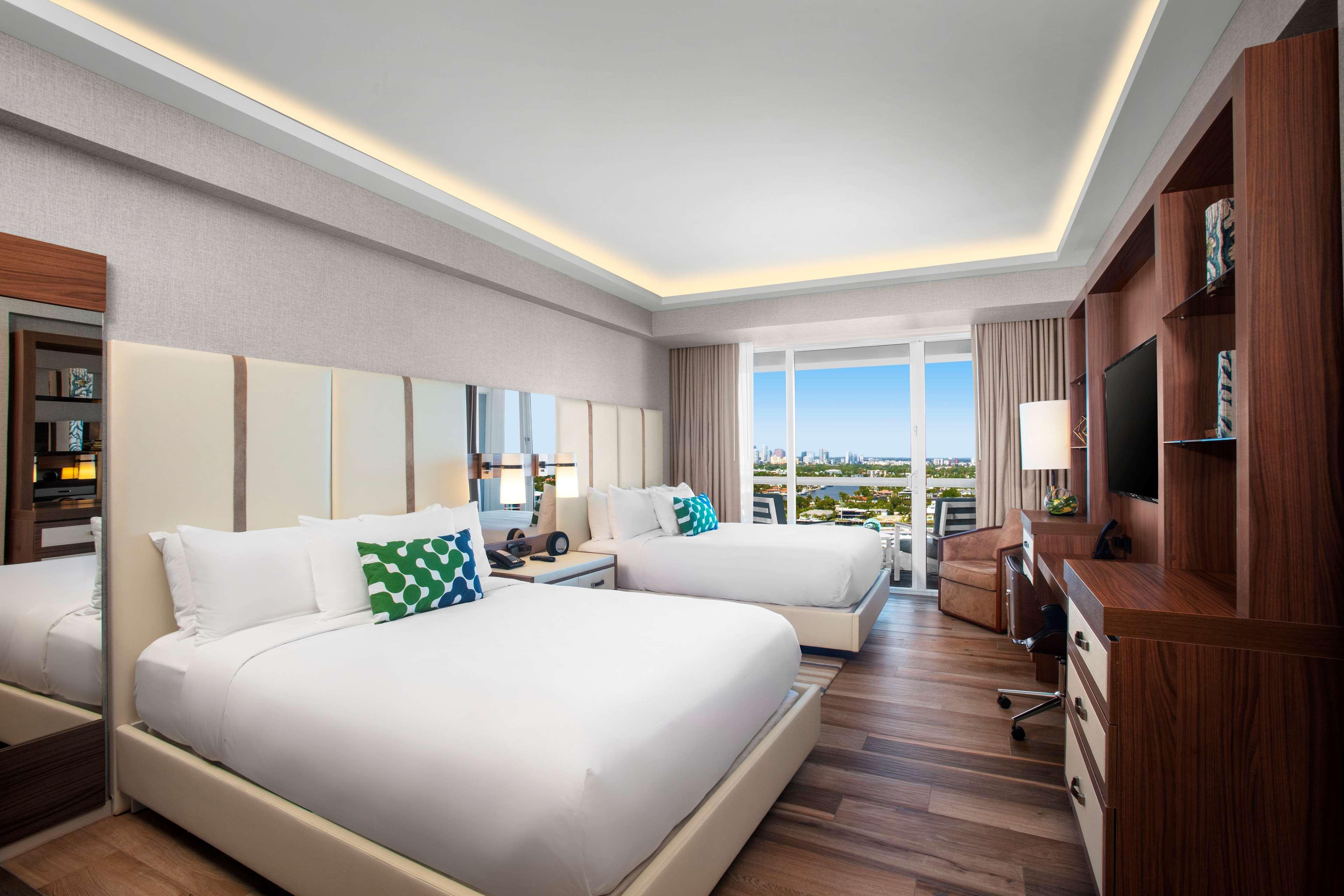 Studio Two Queen Beds