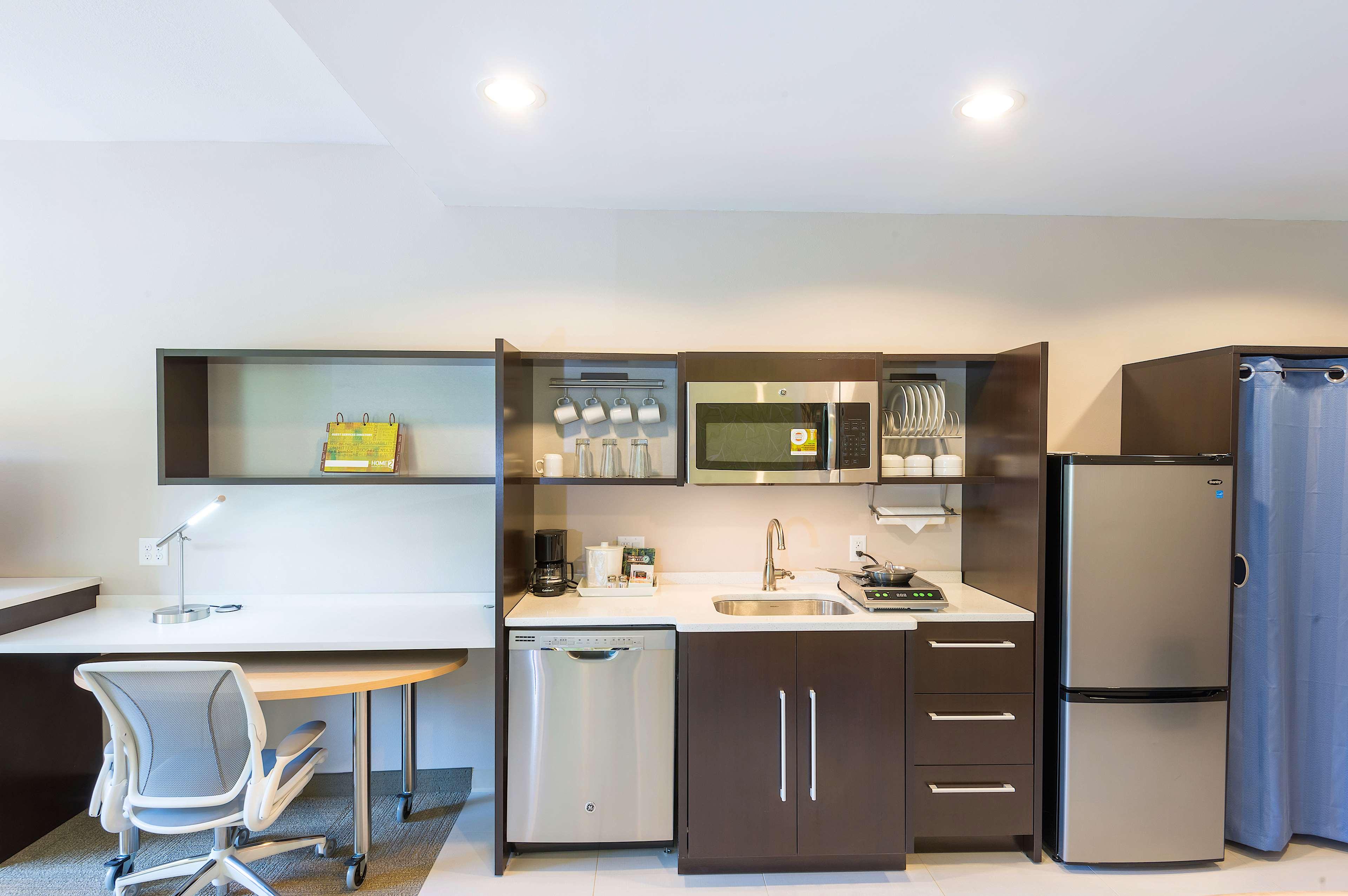 Studio Two Queen Beds