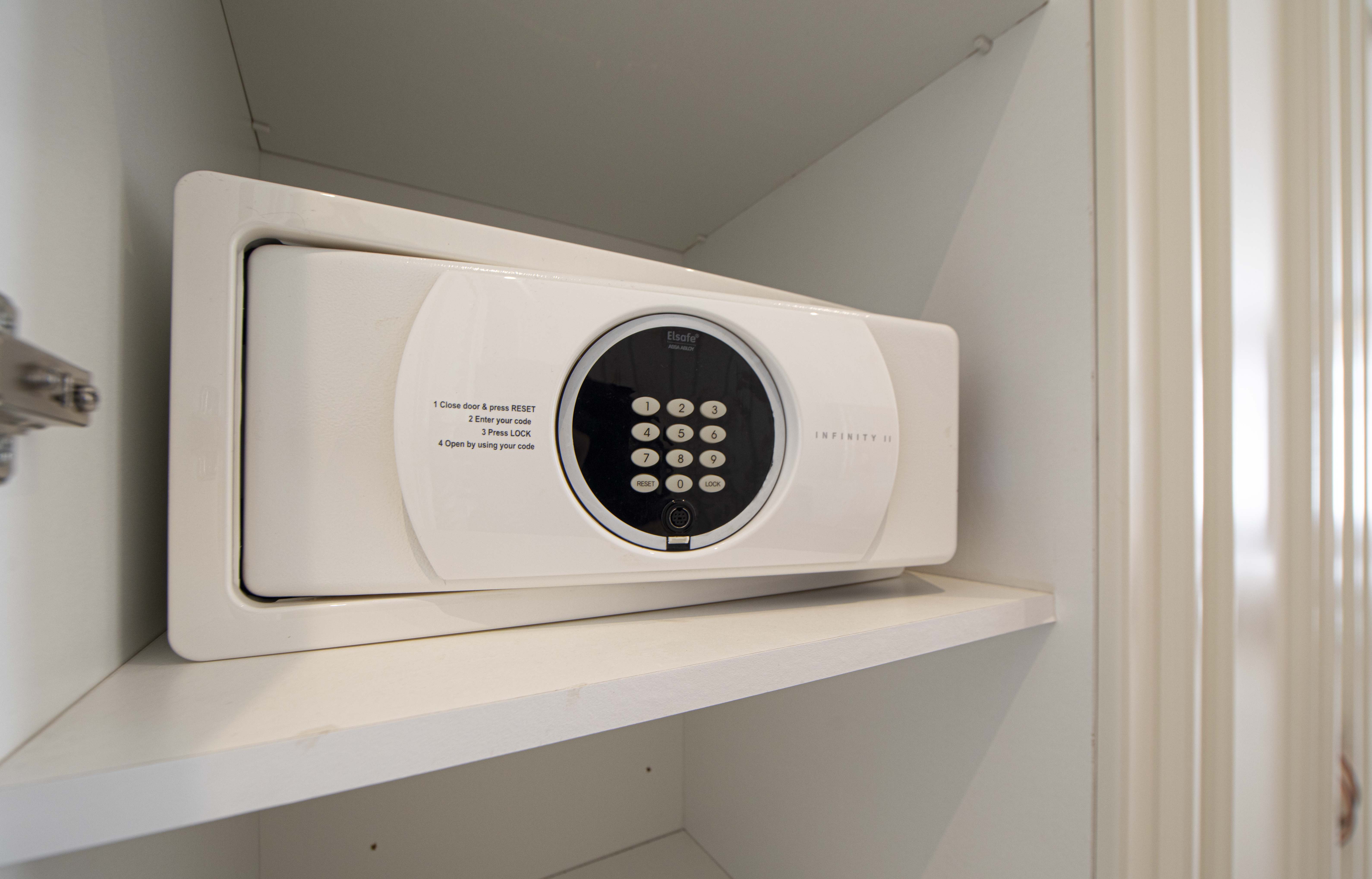 Double Single Executive