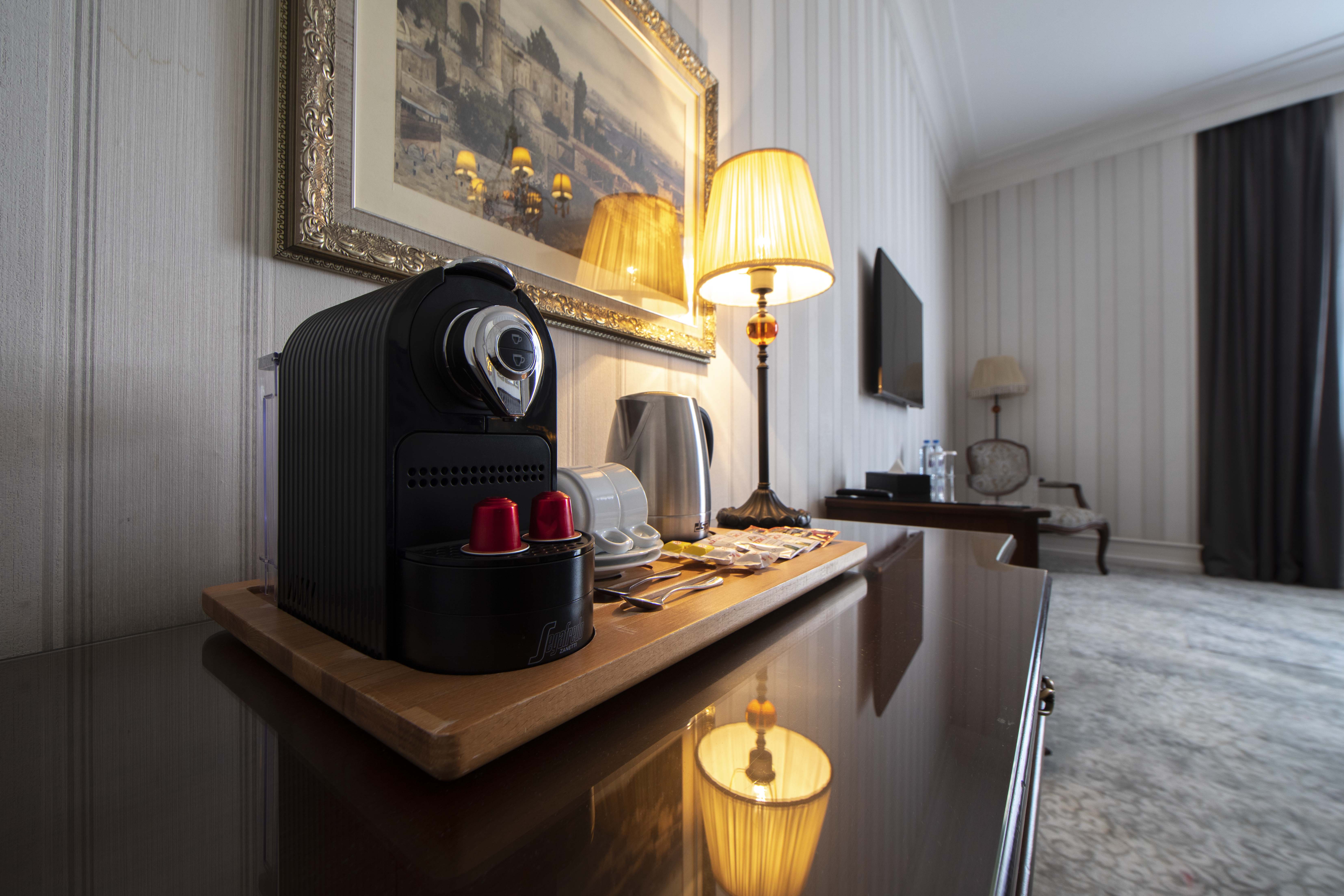 Double Single Executive