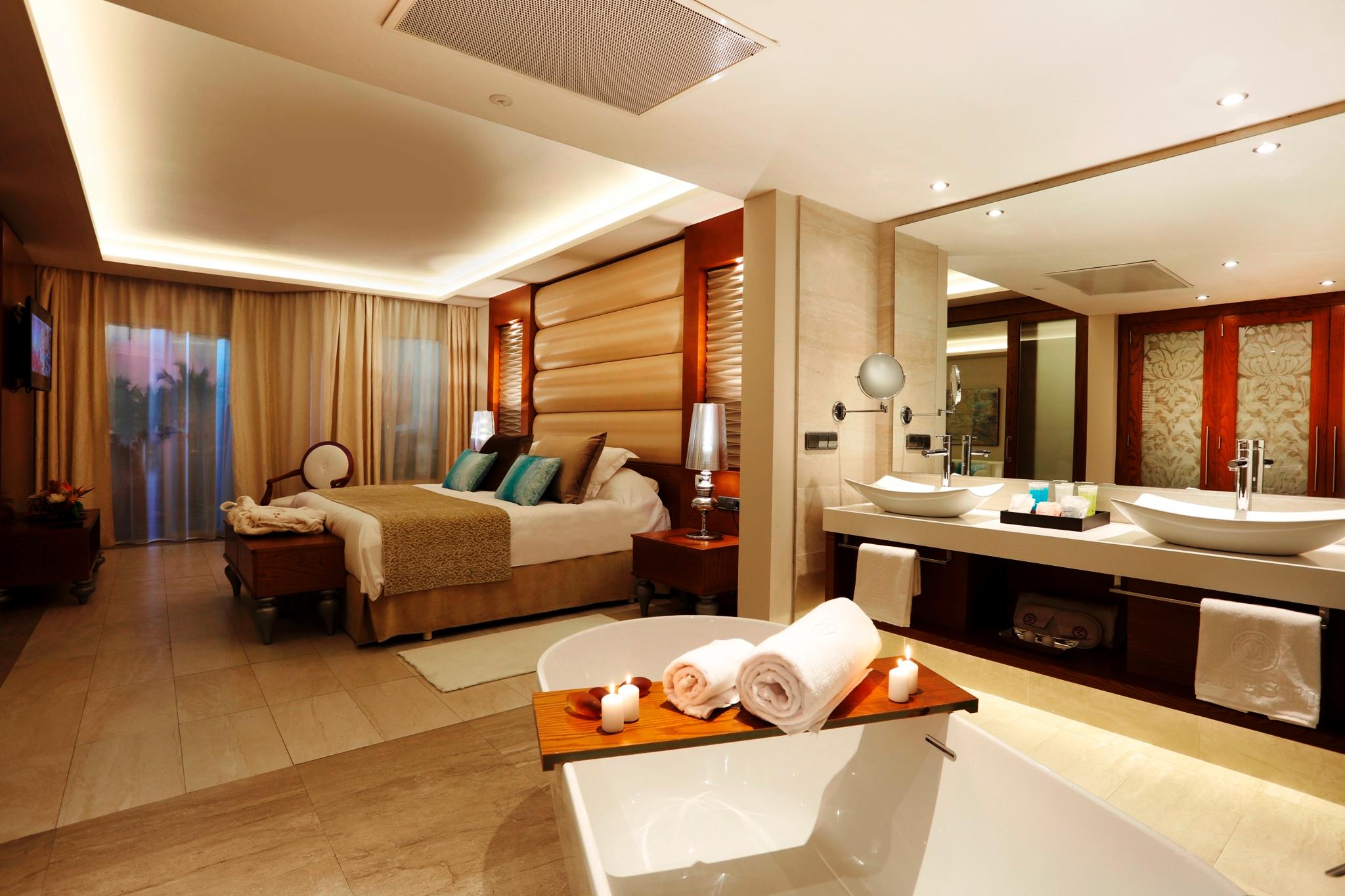 Suite with Jacuzzi