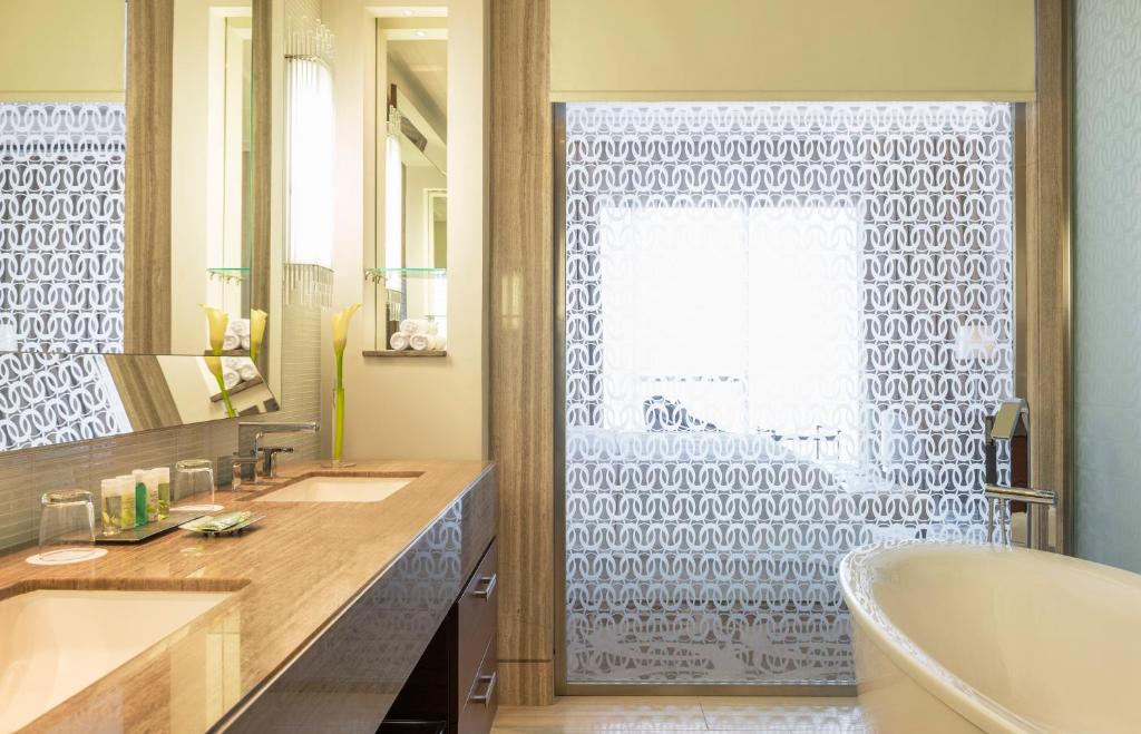 Junior Suite King Size Bed