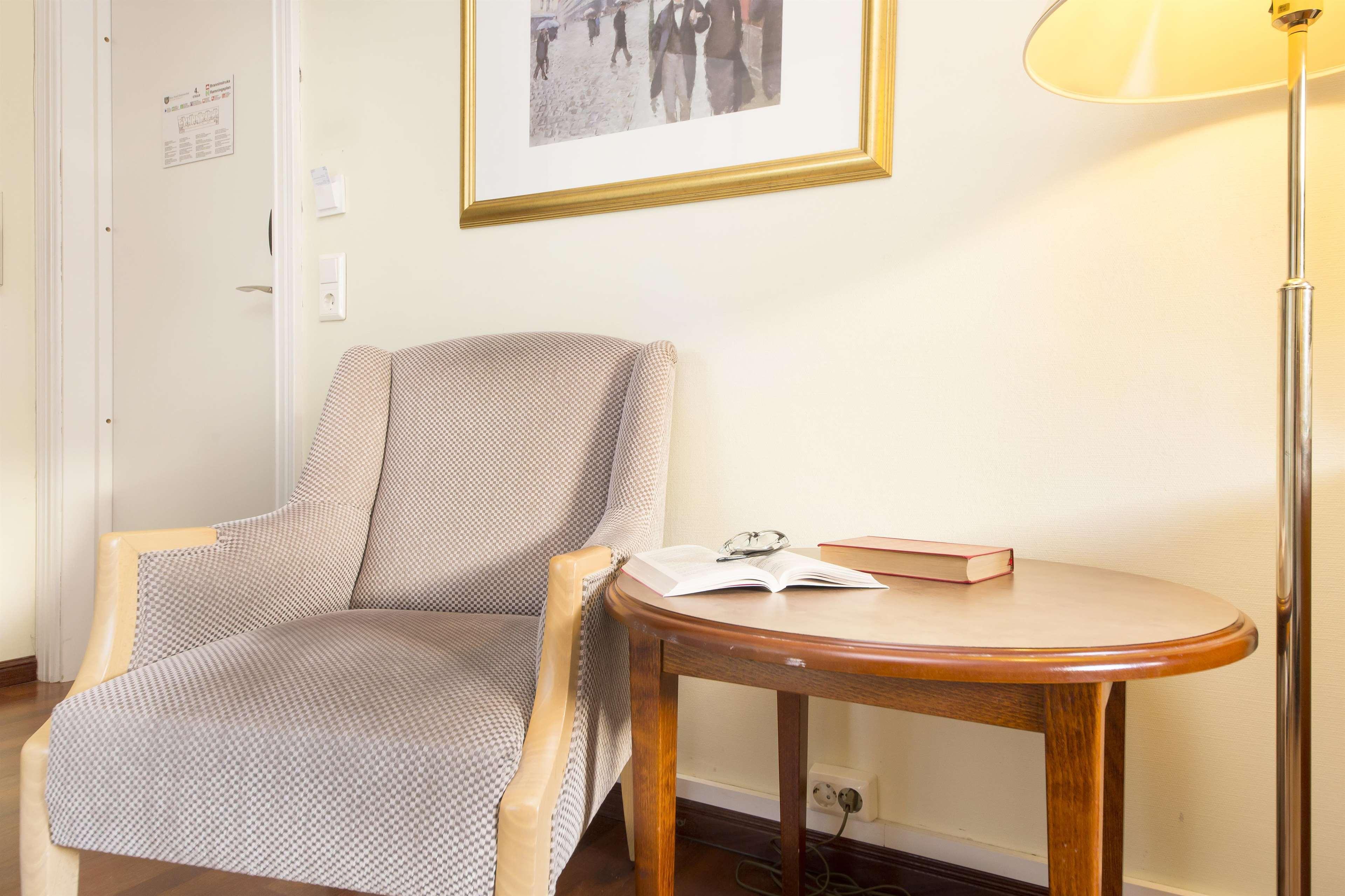 Double Queen Size Bed