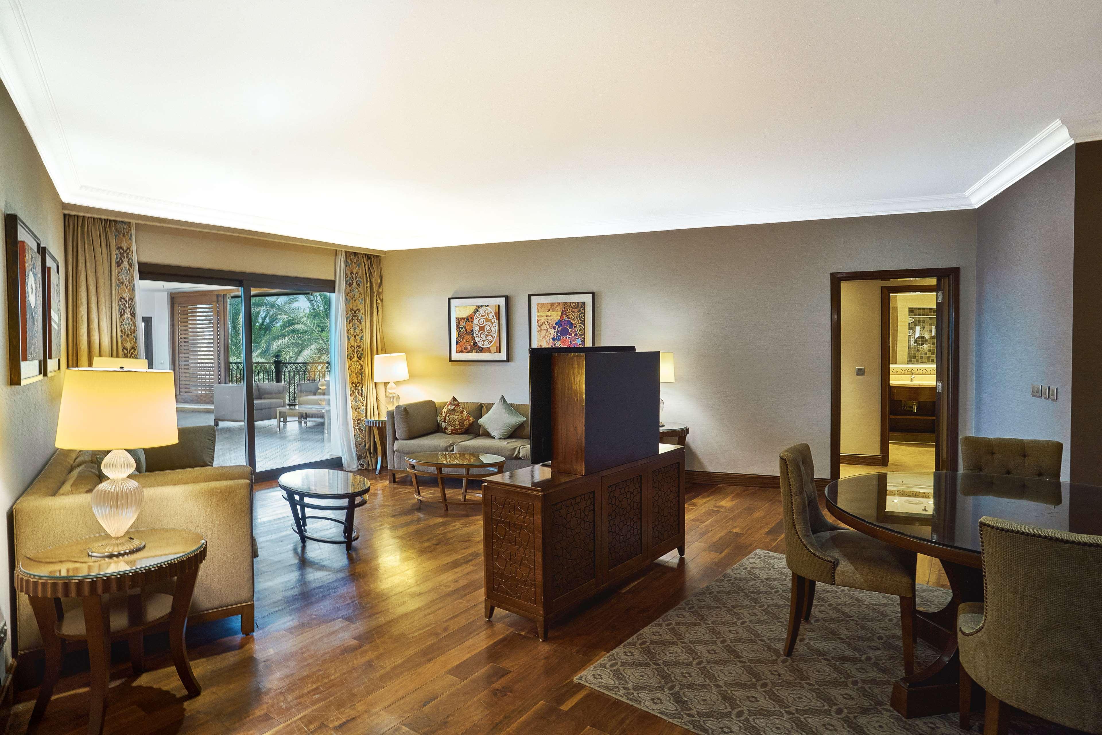 Family Room King Size Bed