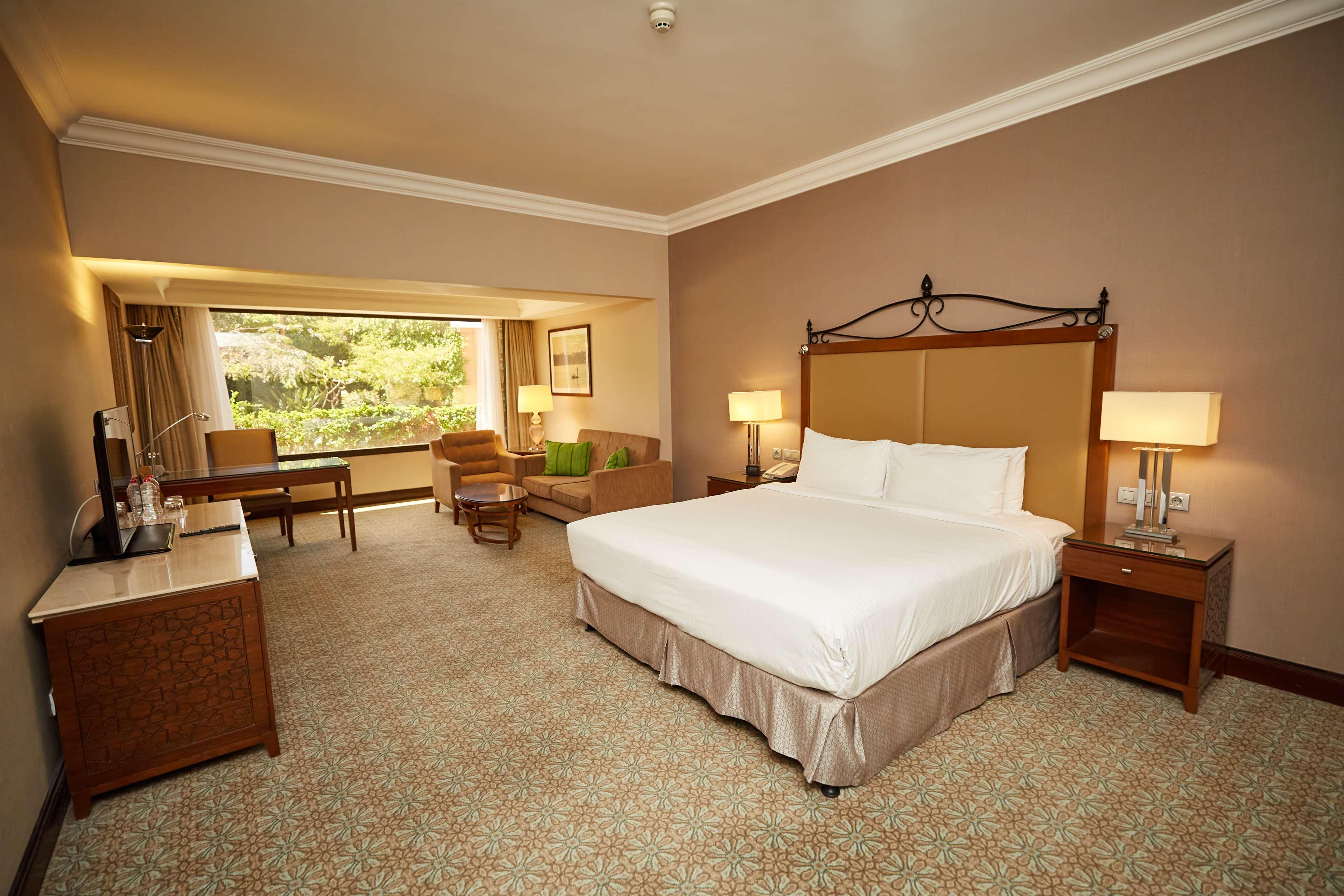 Suite Deluxe King Bed