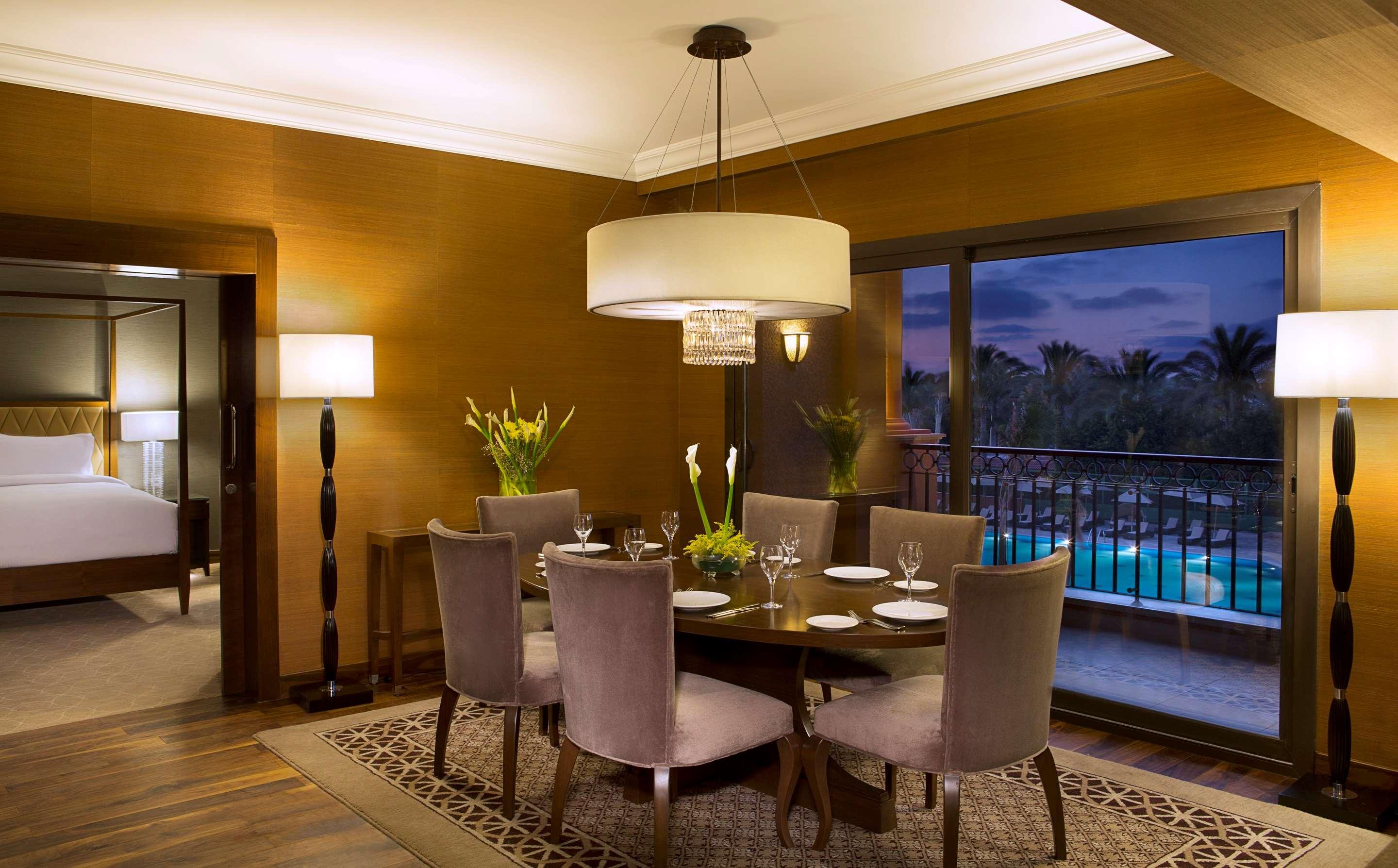 Suite Pool View King Bed