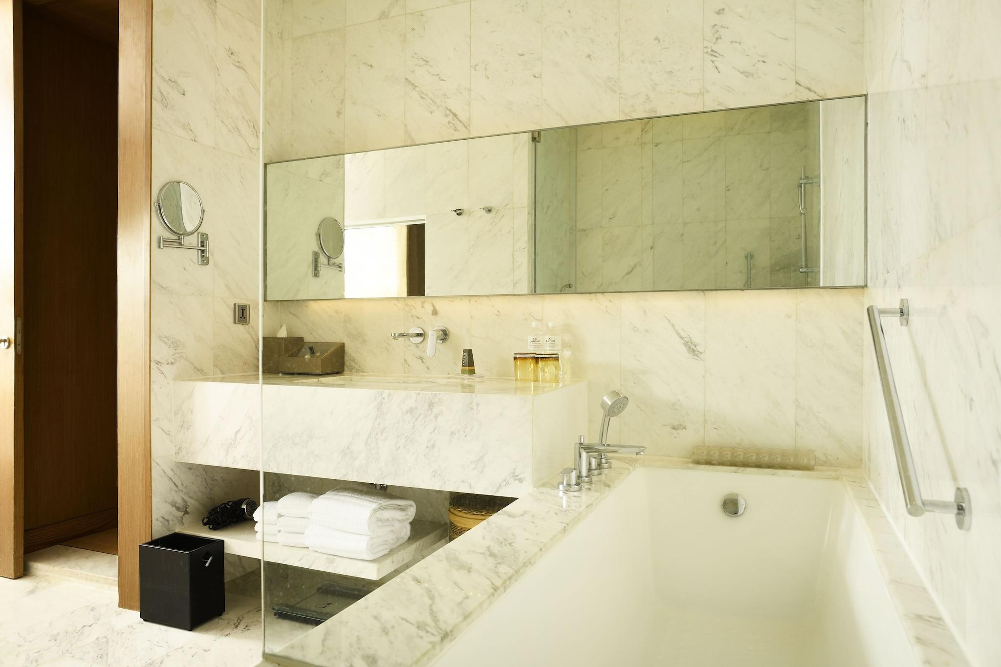 Apartment King Bed Two Bedrooms