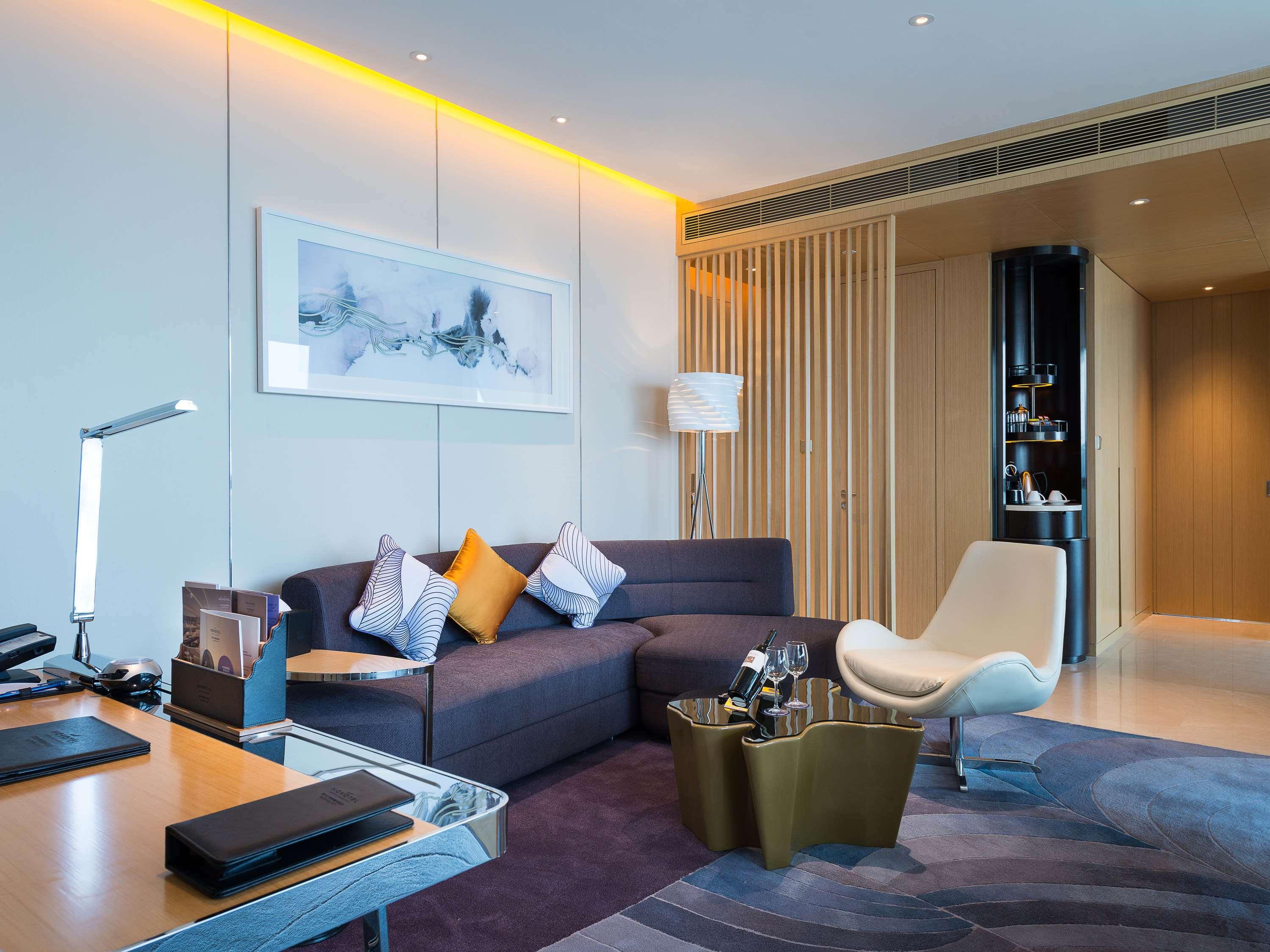 Suite Deluxe King Bed