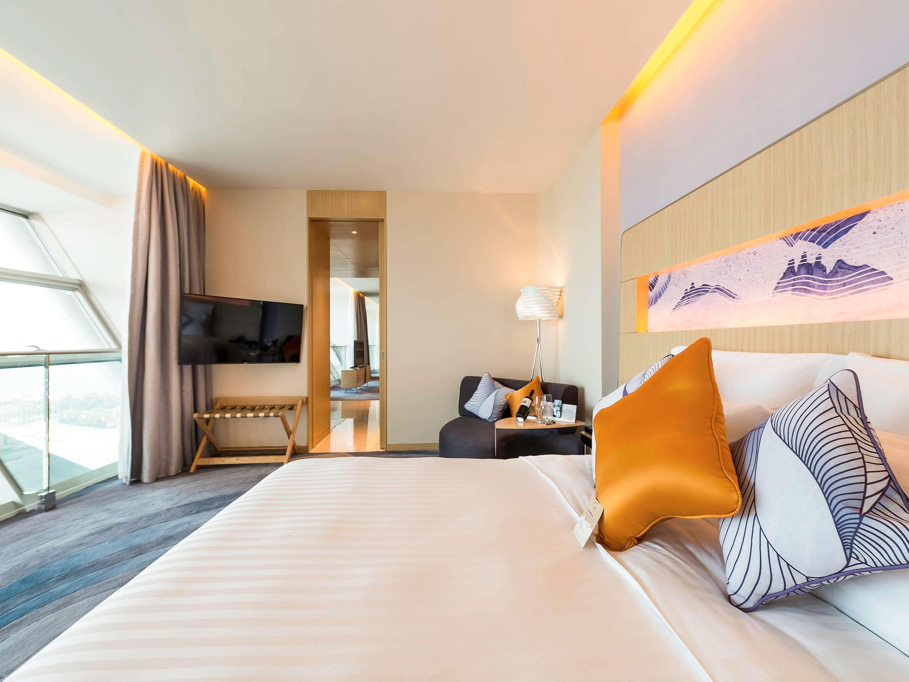 Suite Deluxe King Bed