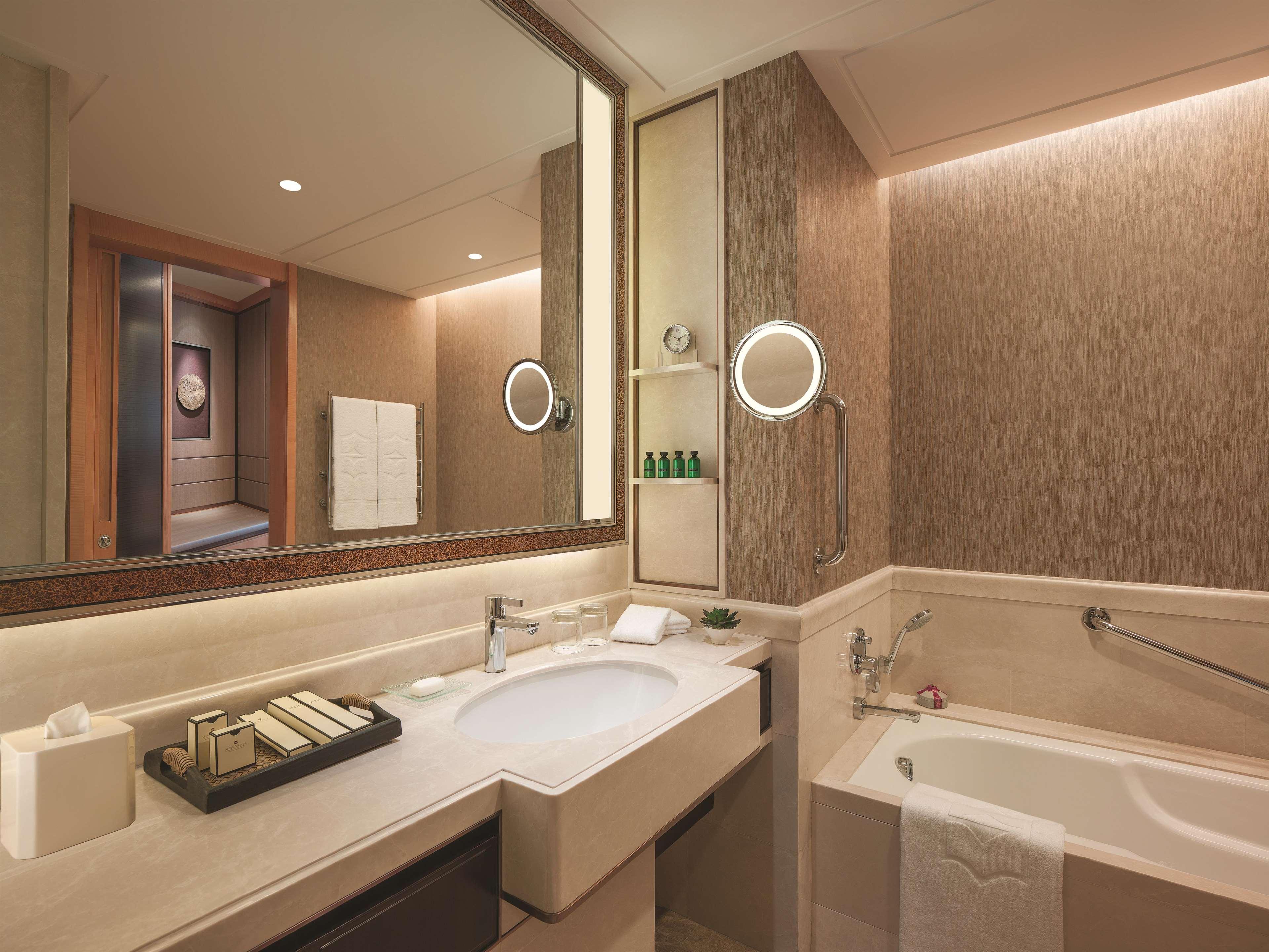 Double Club King Bed