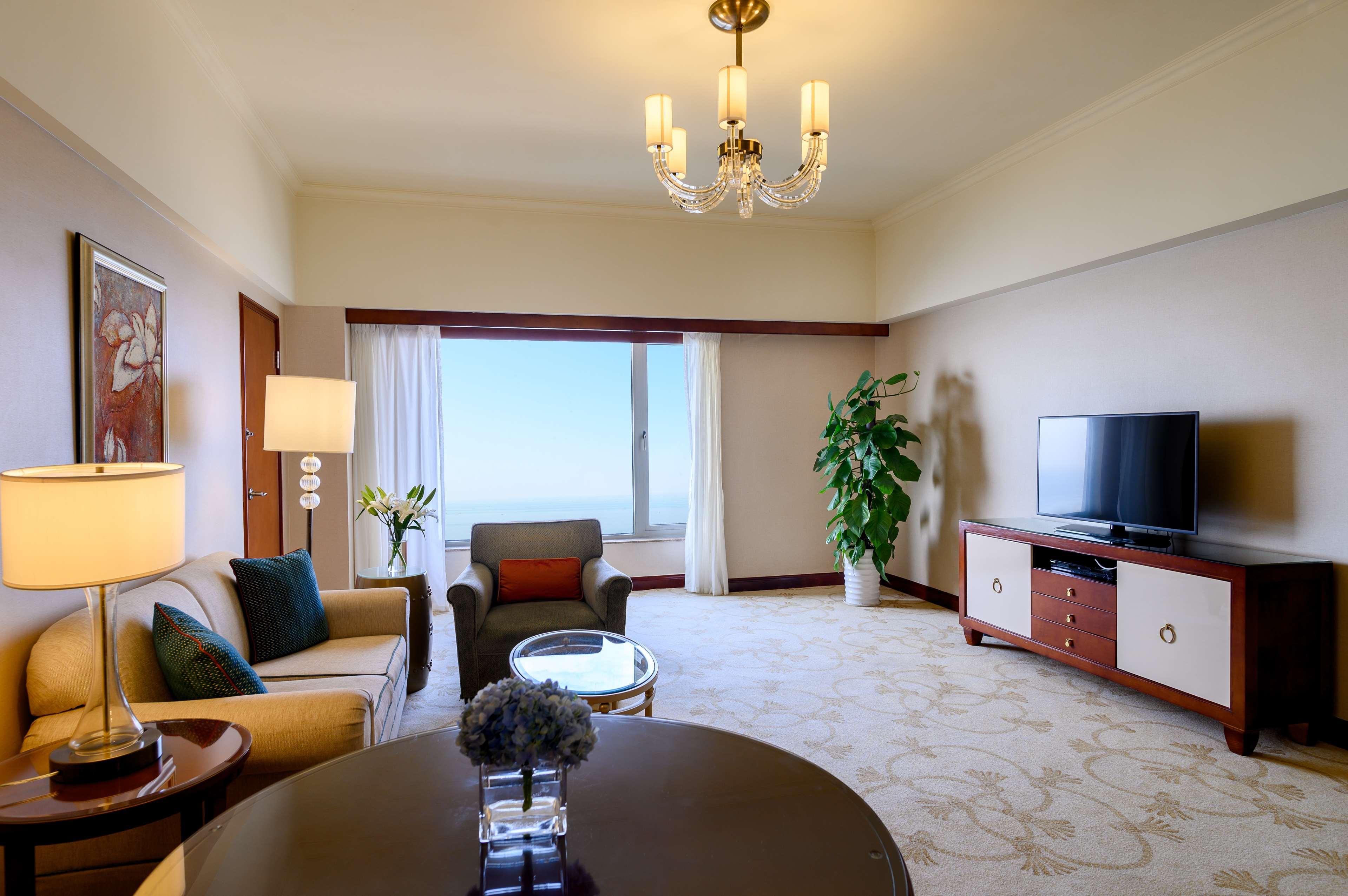 Suite Deluxe King Bed