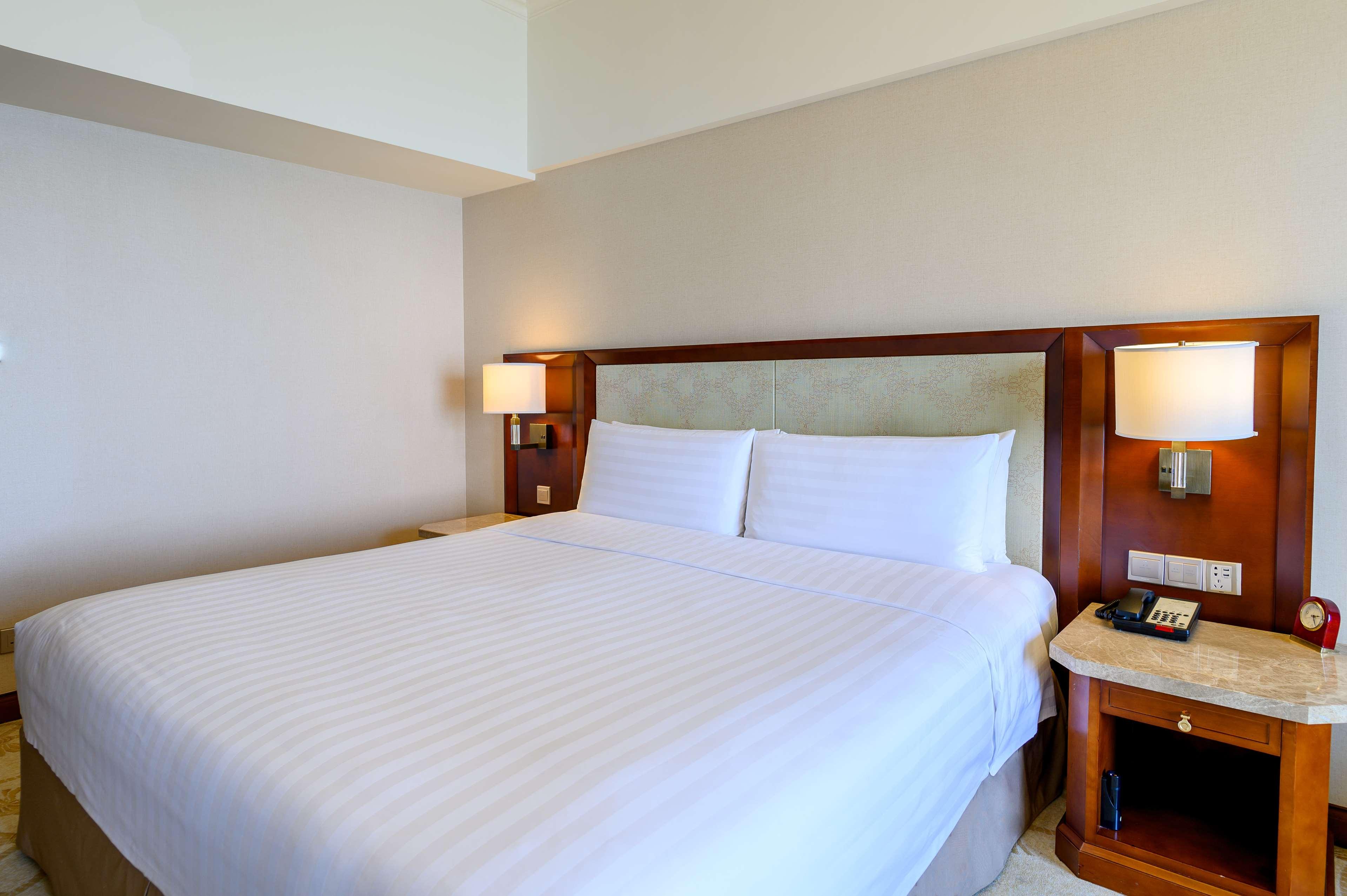 Double Sea View King Bed