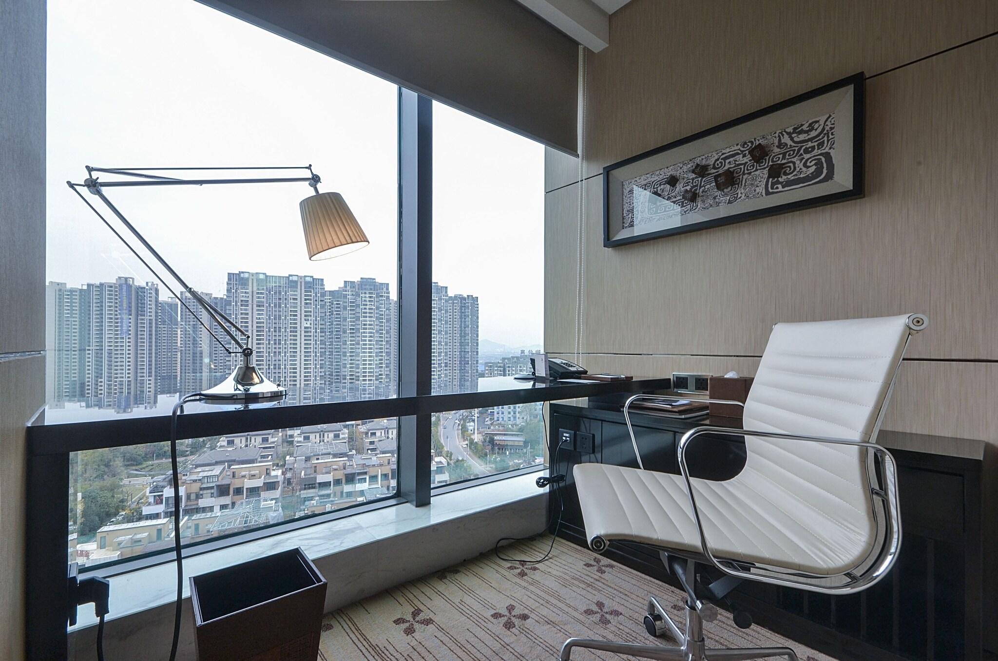 Double City View King Bed