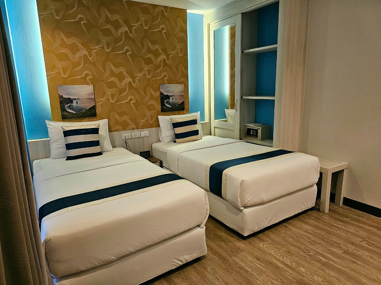 Double or Twin Deluxe