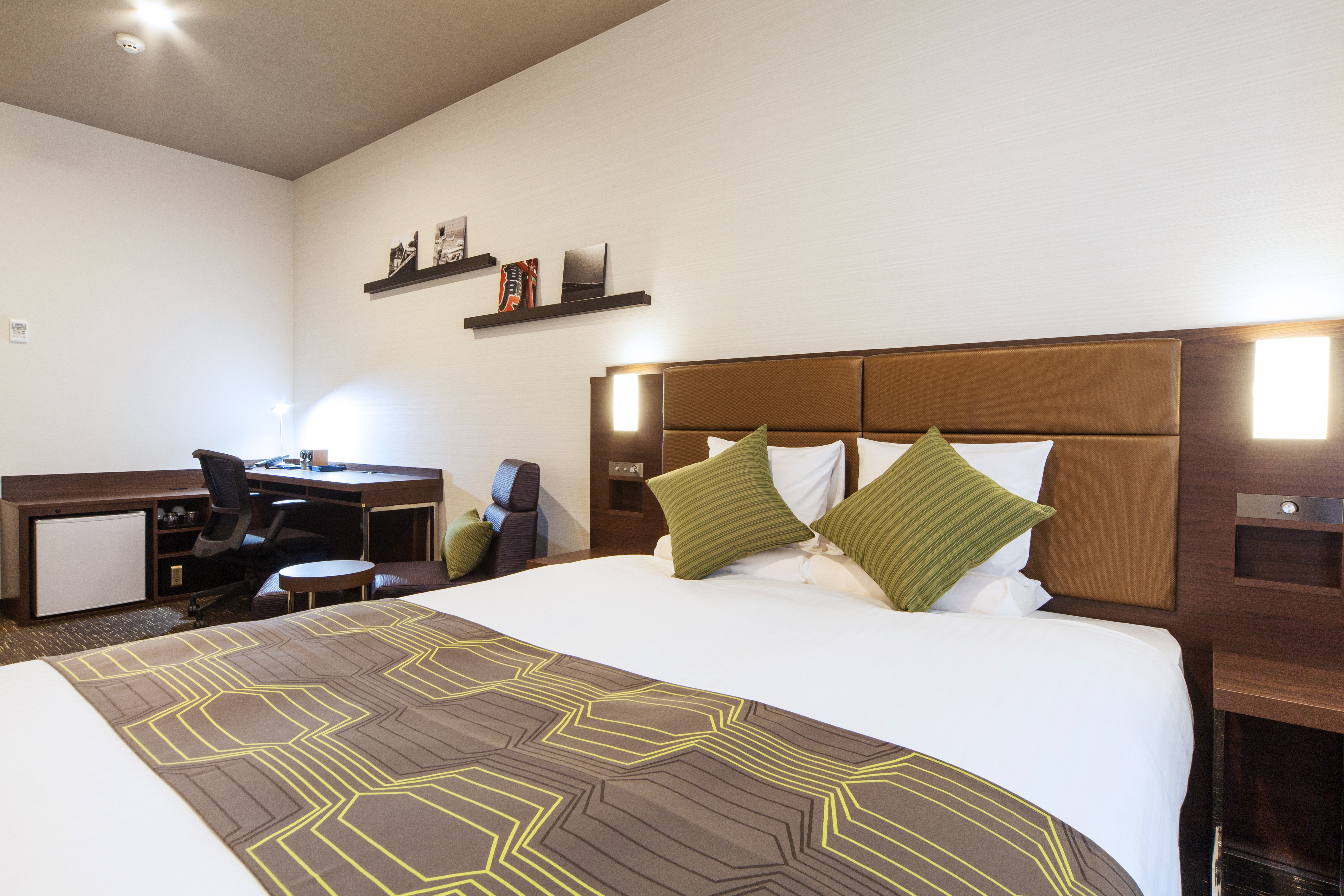 Double Superior Queen Bed