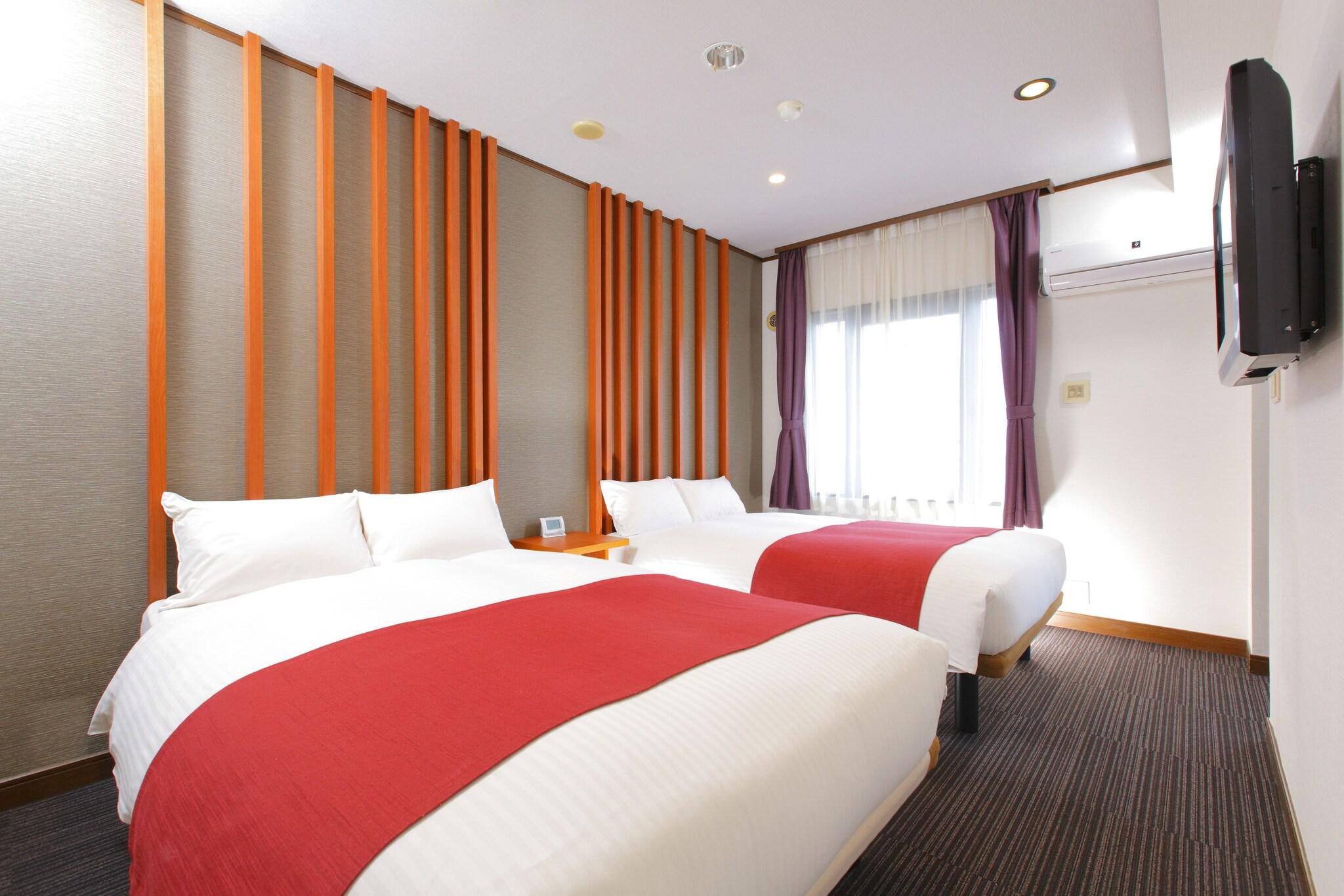 Twin Deluxe with Views