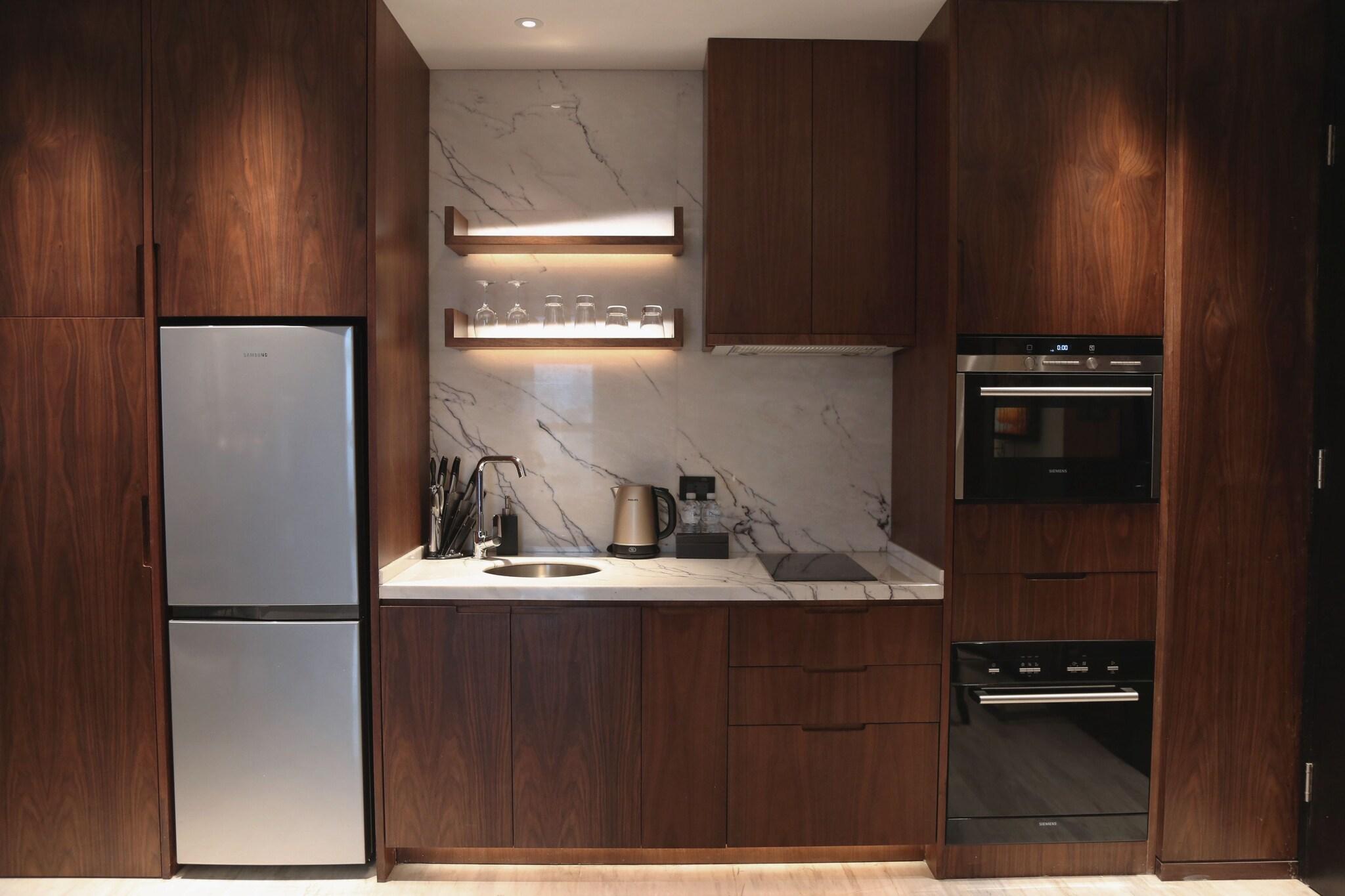 Studio King Size Bed