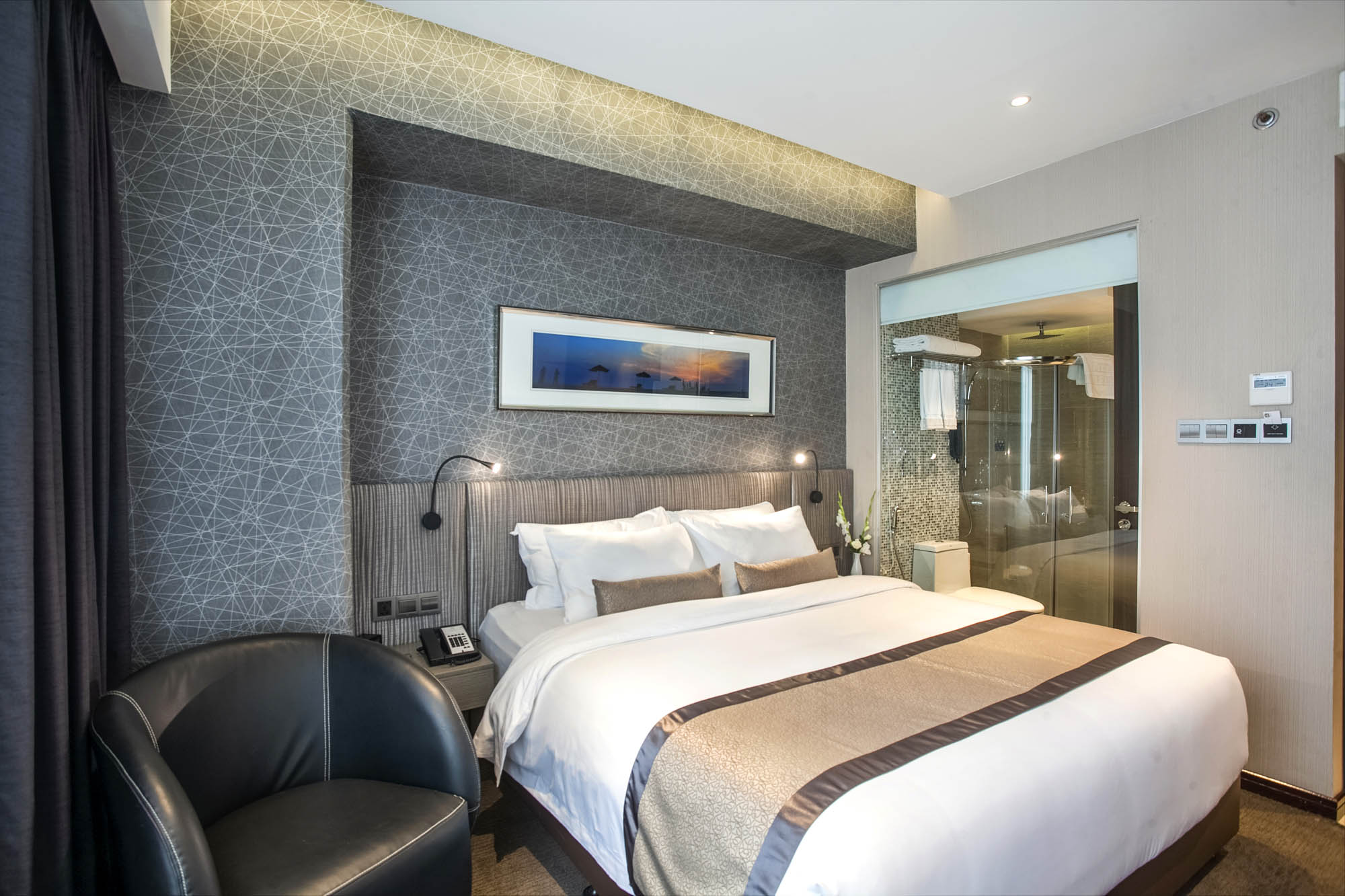 Single Deluxe King Bed