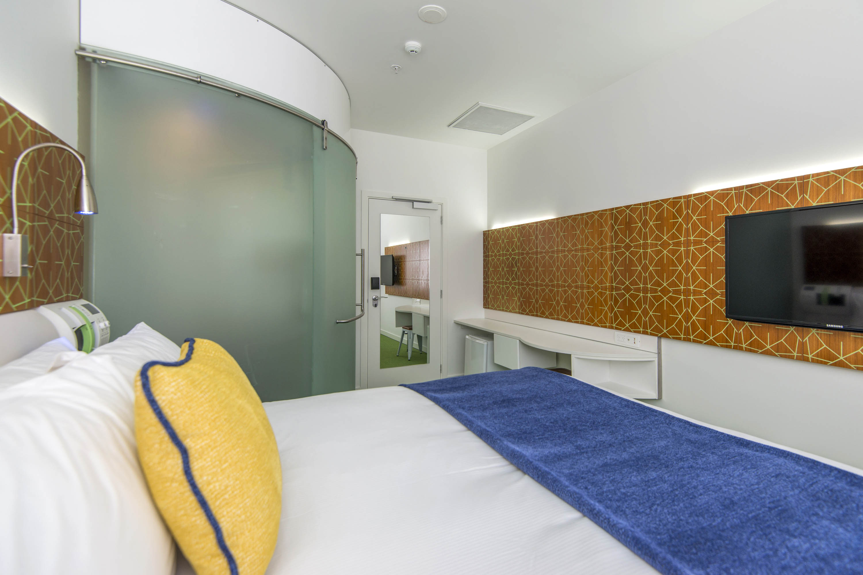 Double Queen Size Bed