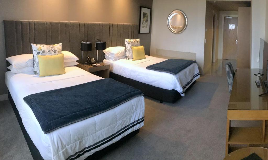 Studio Two Double Beds