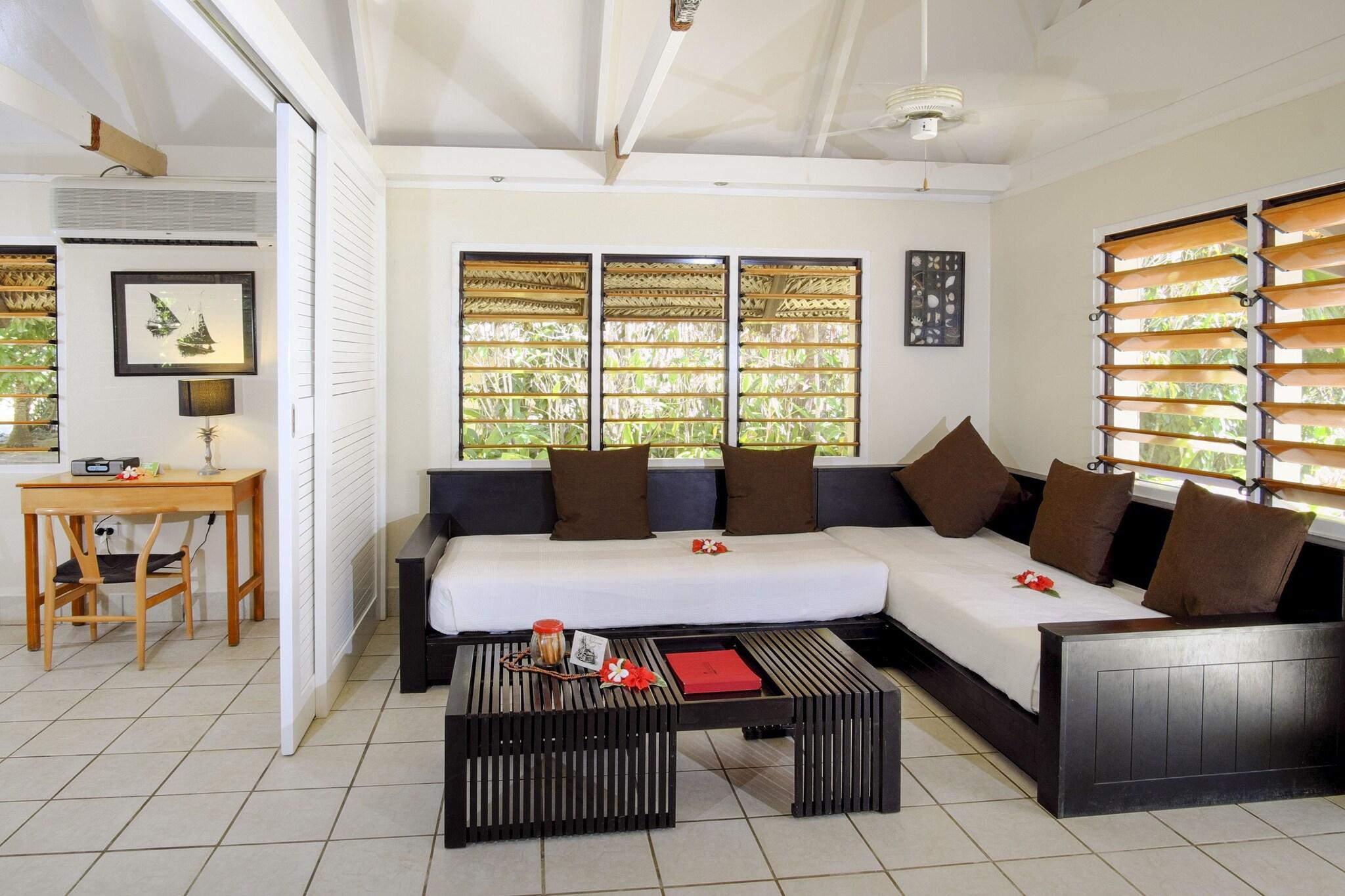 Bungalow Garden View