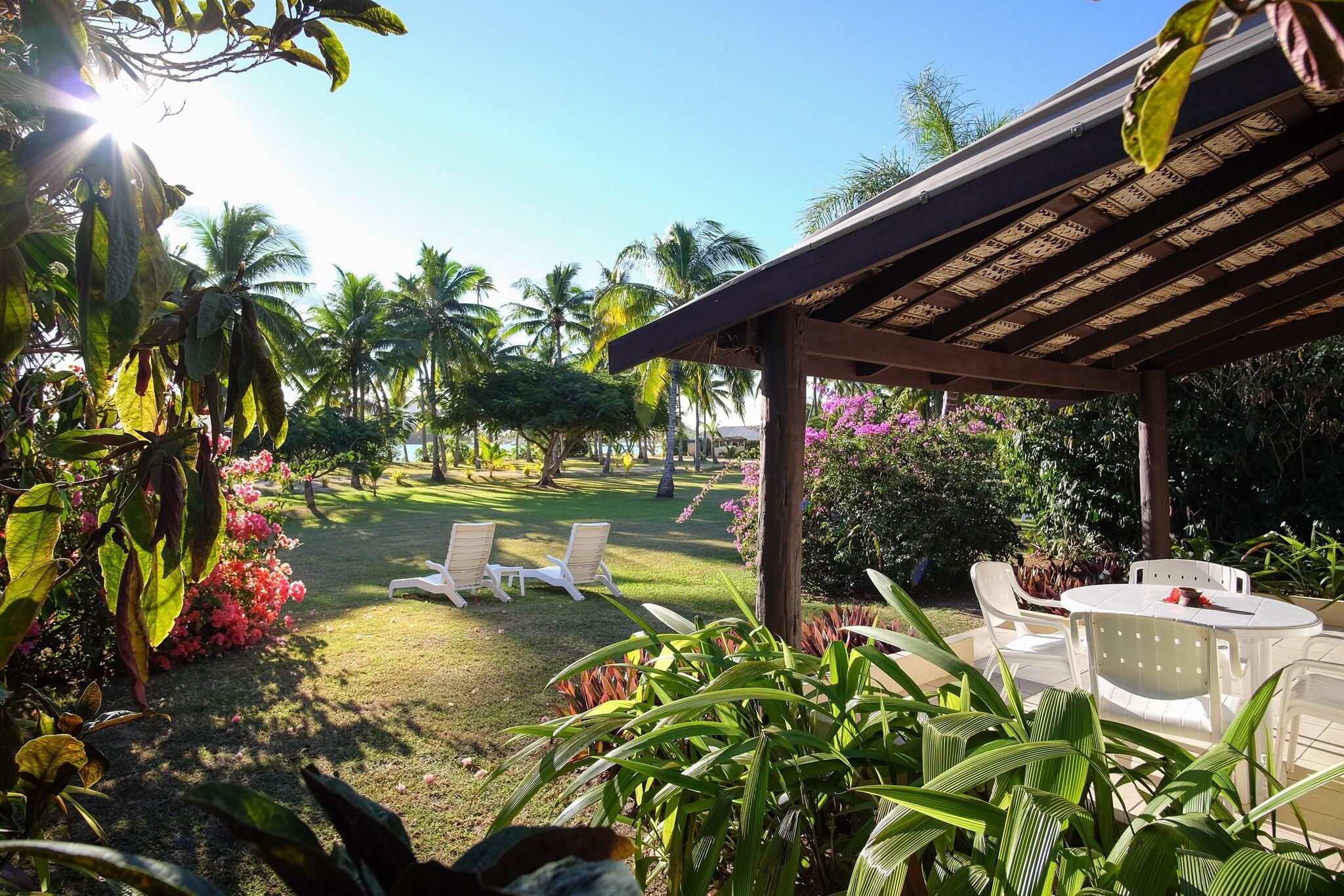 Bungalow Garden View