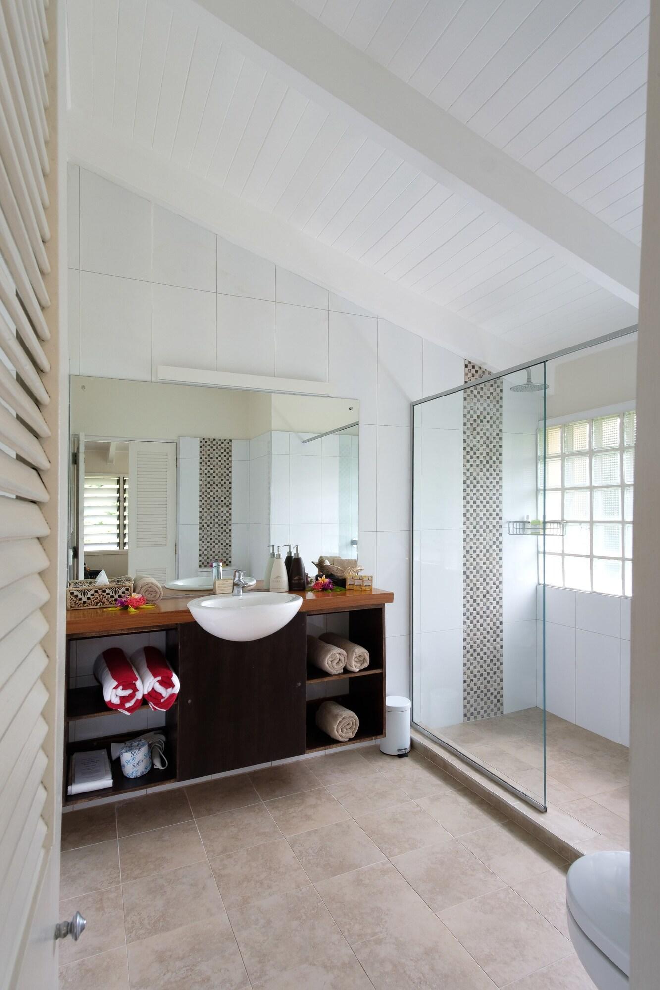 Villa Garden View King Bed