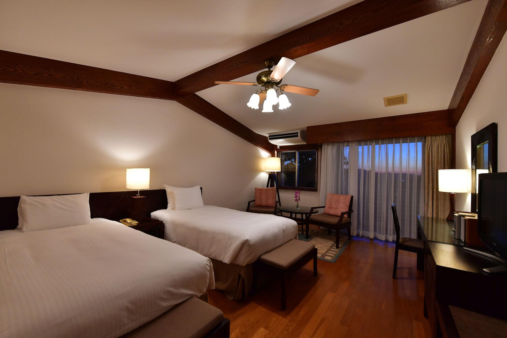 Twin Deluxe Two Beds