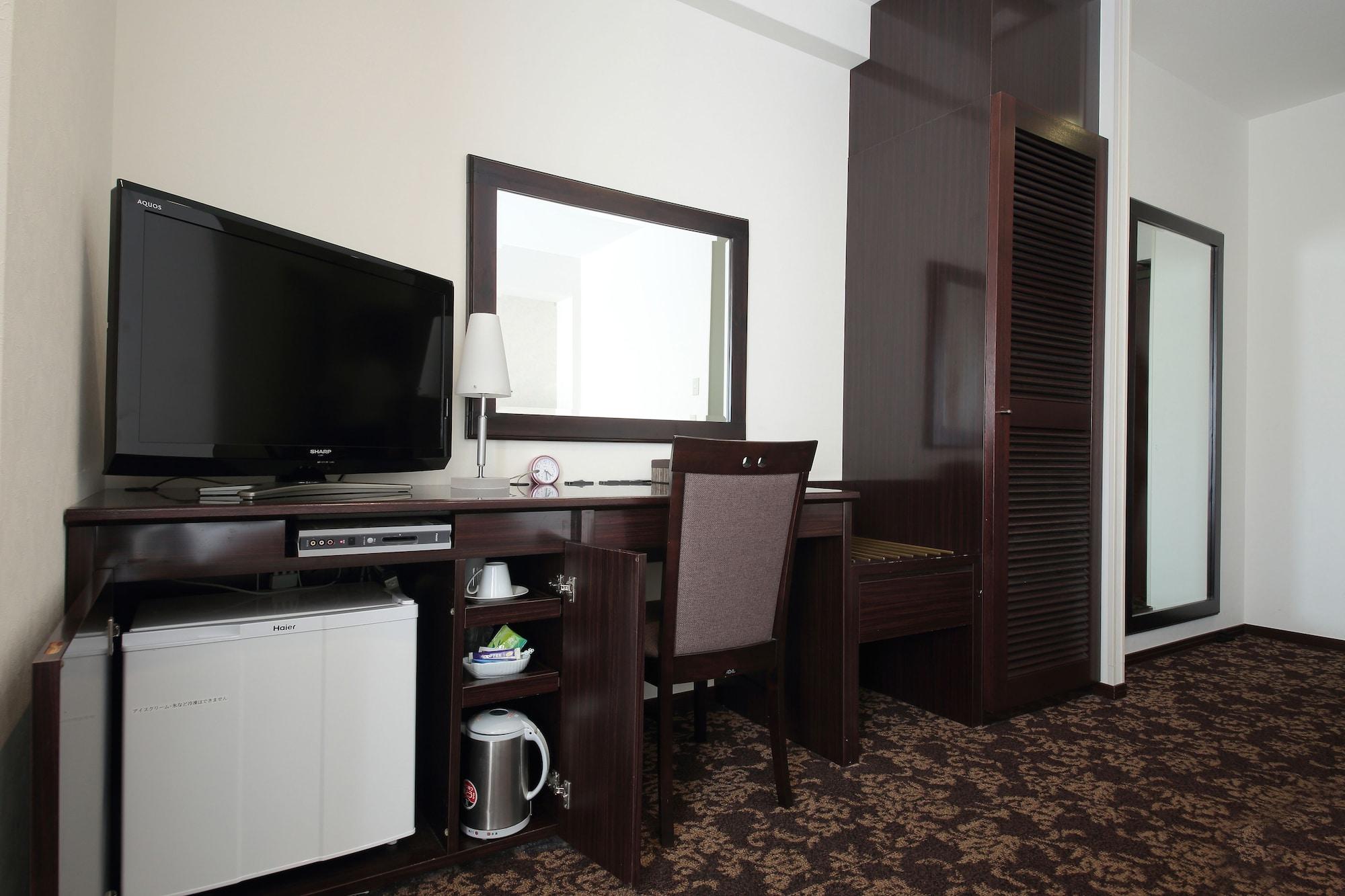 Twin Deluxe Two Beds