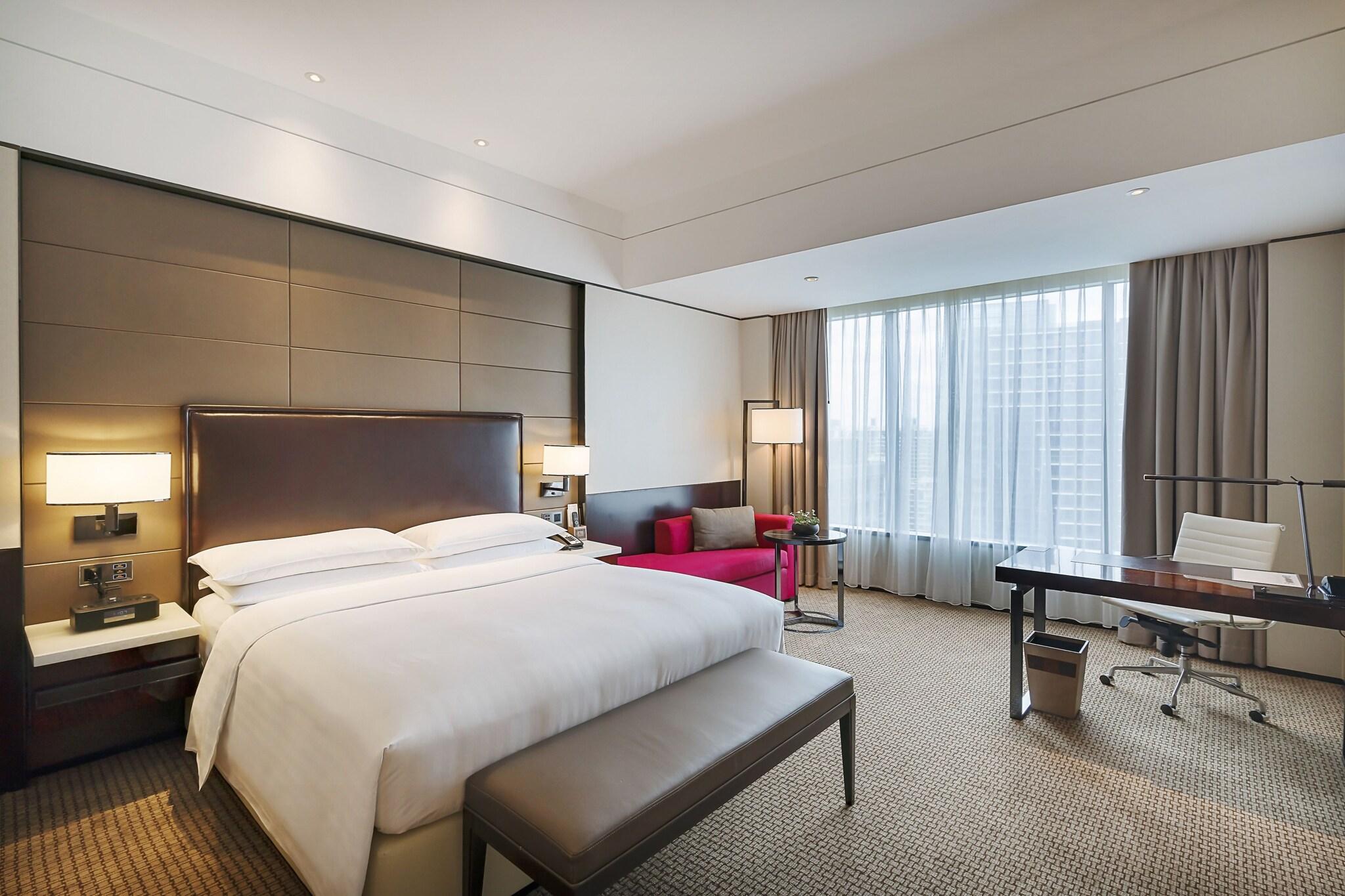 Double City View King Bed