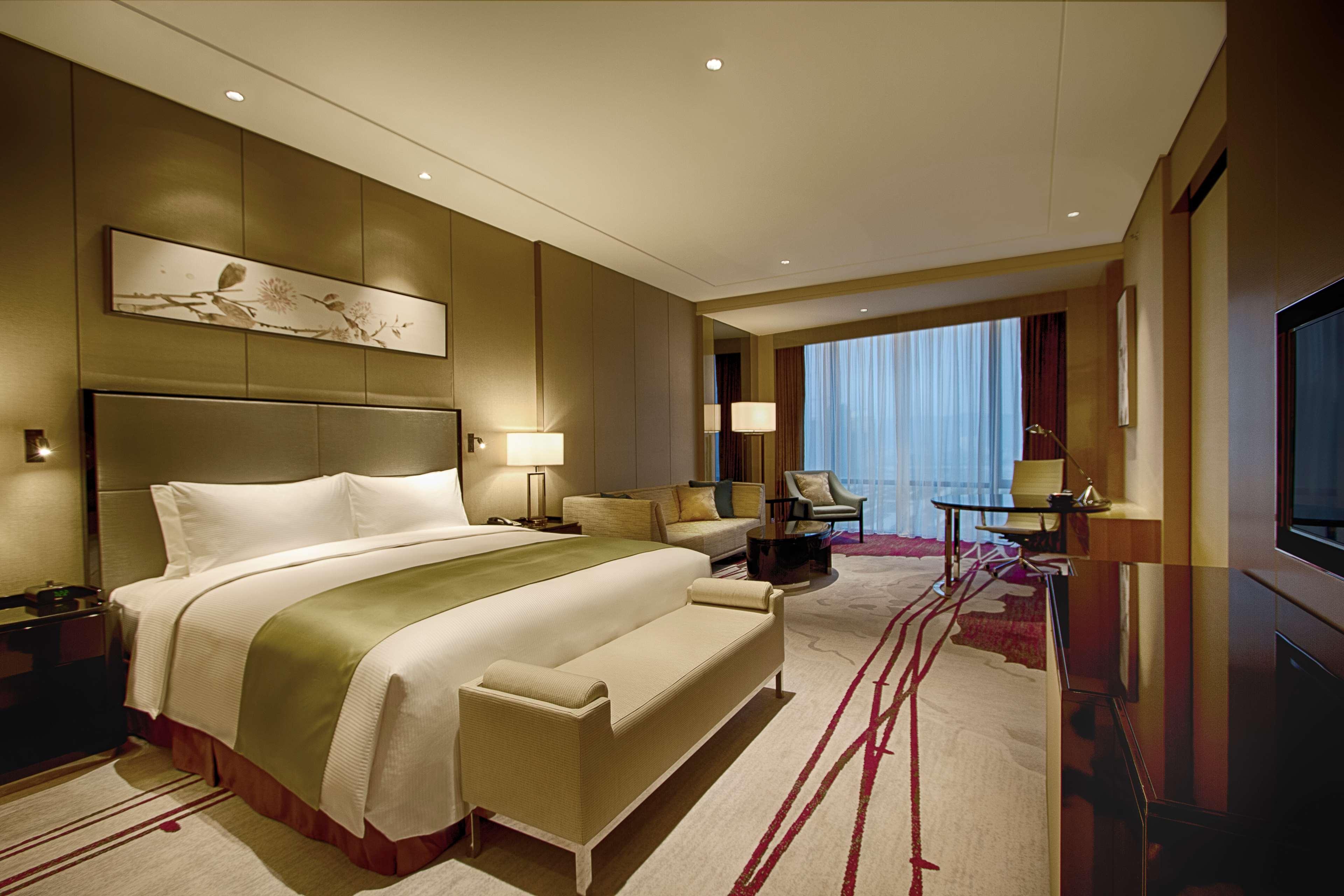 Suite King Bed One Bedroom 