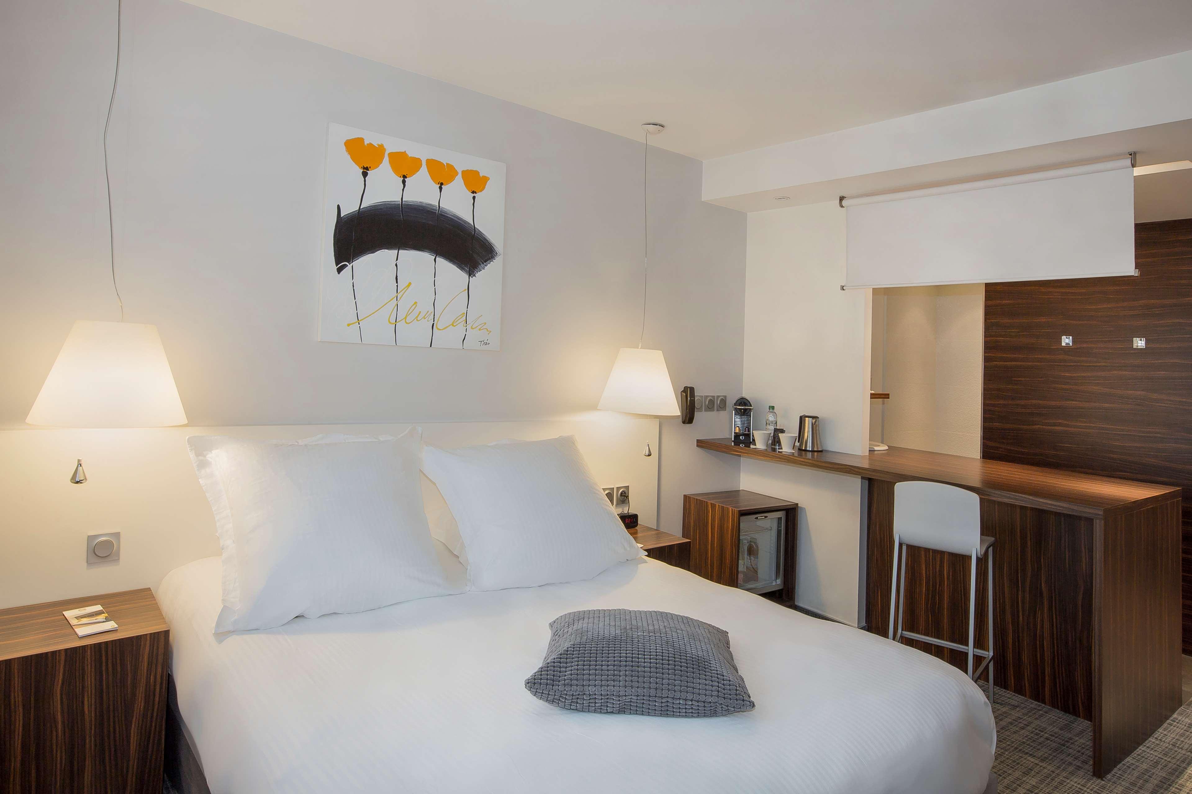 Double Queen Size Bed