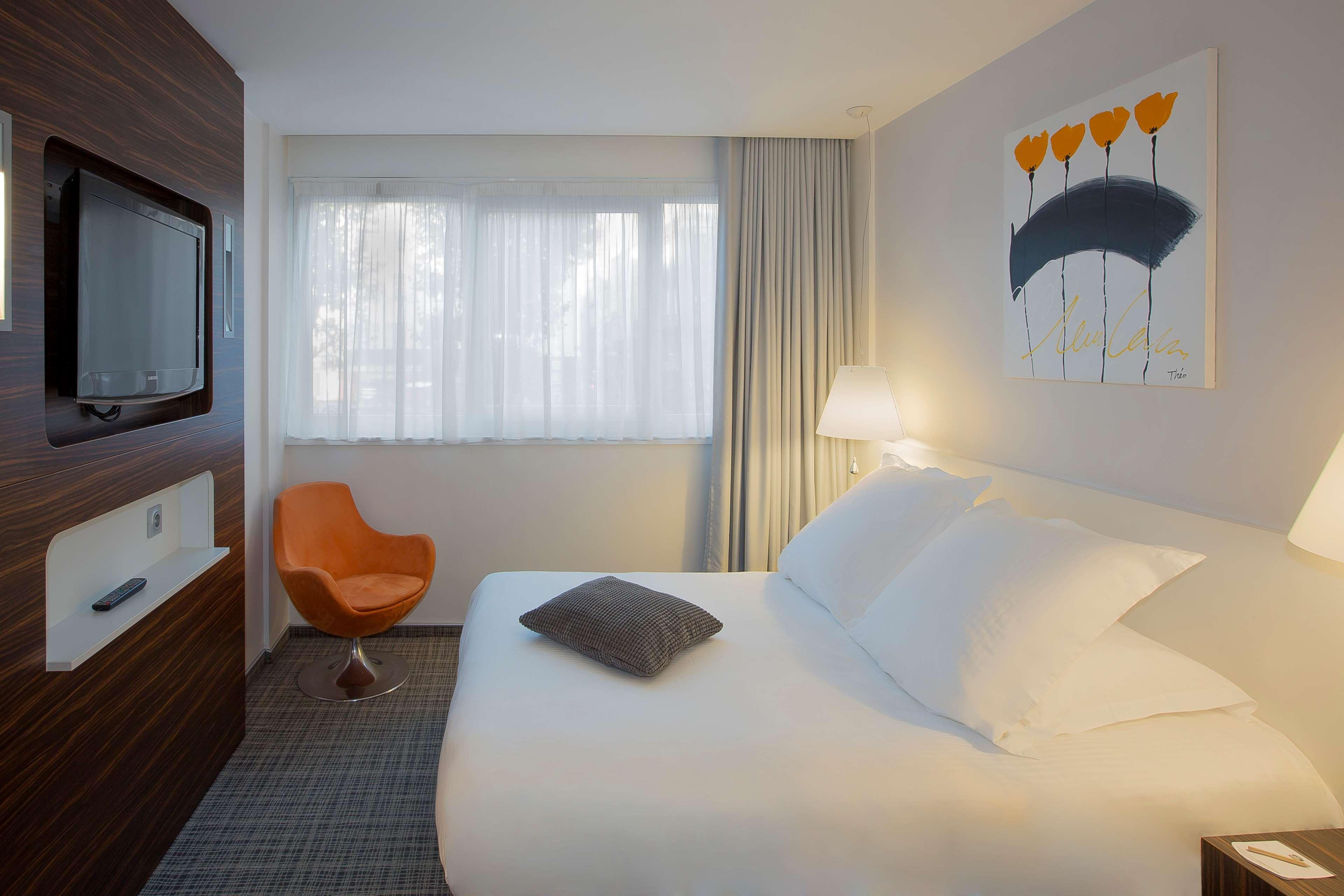 Double Queen Size Bed