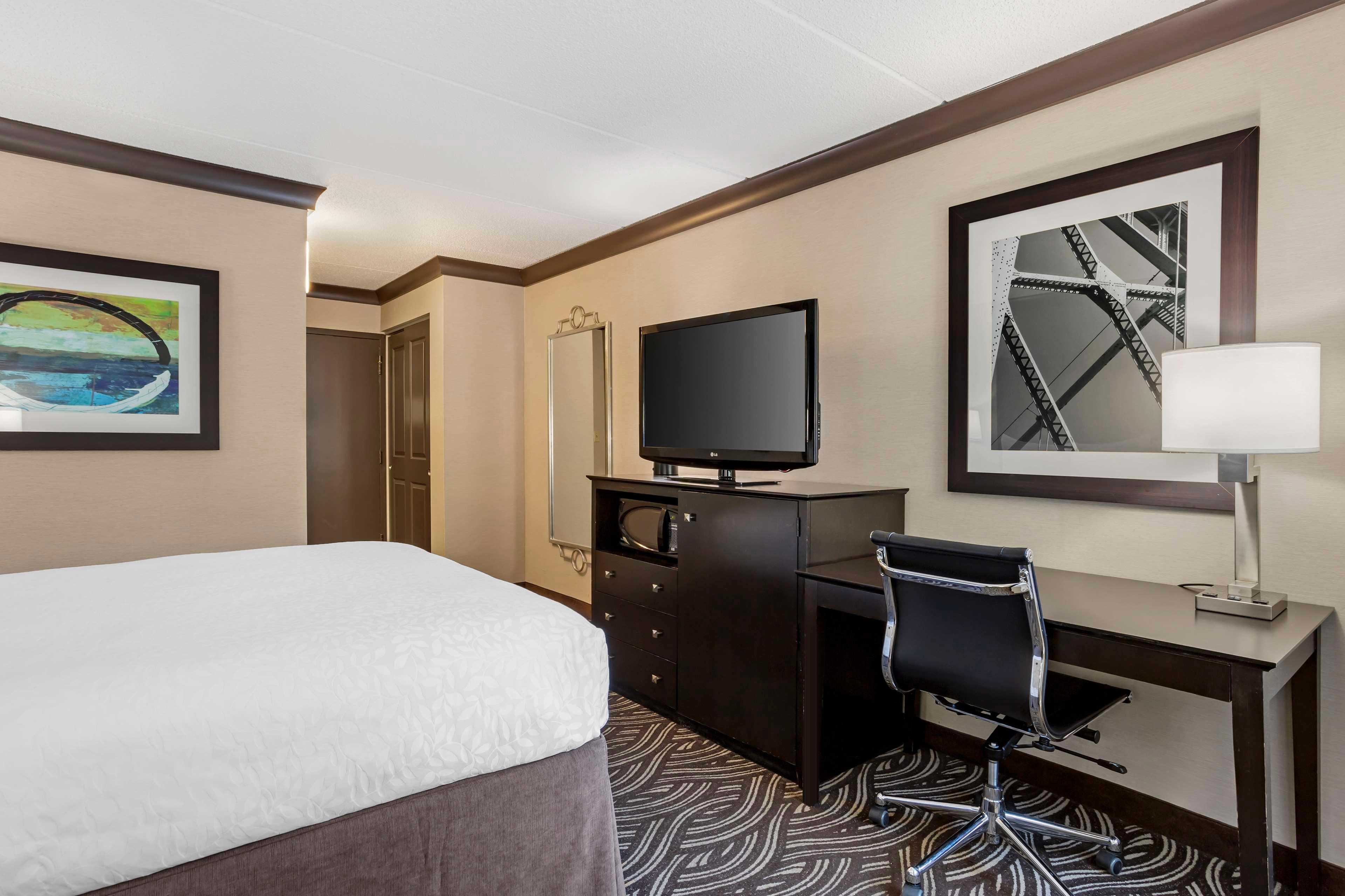 Double Queen Size Bed