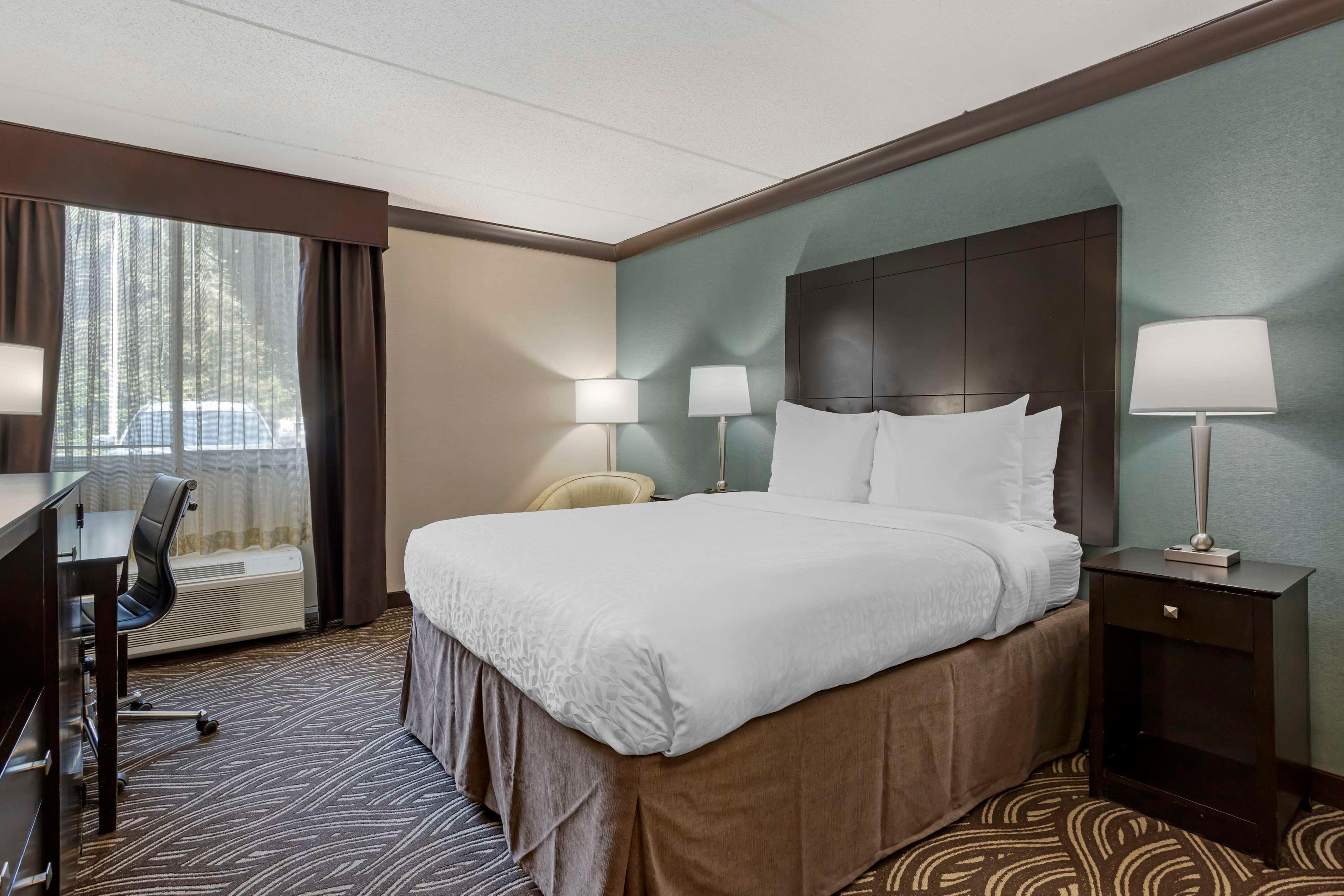 Double Queen Size Bed