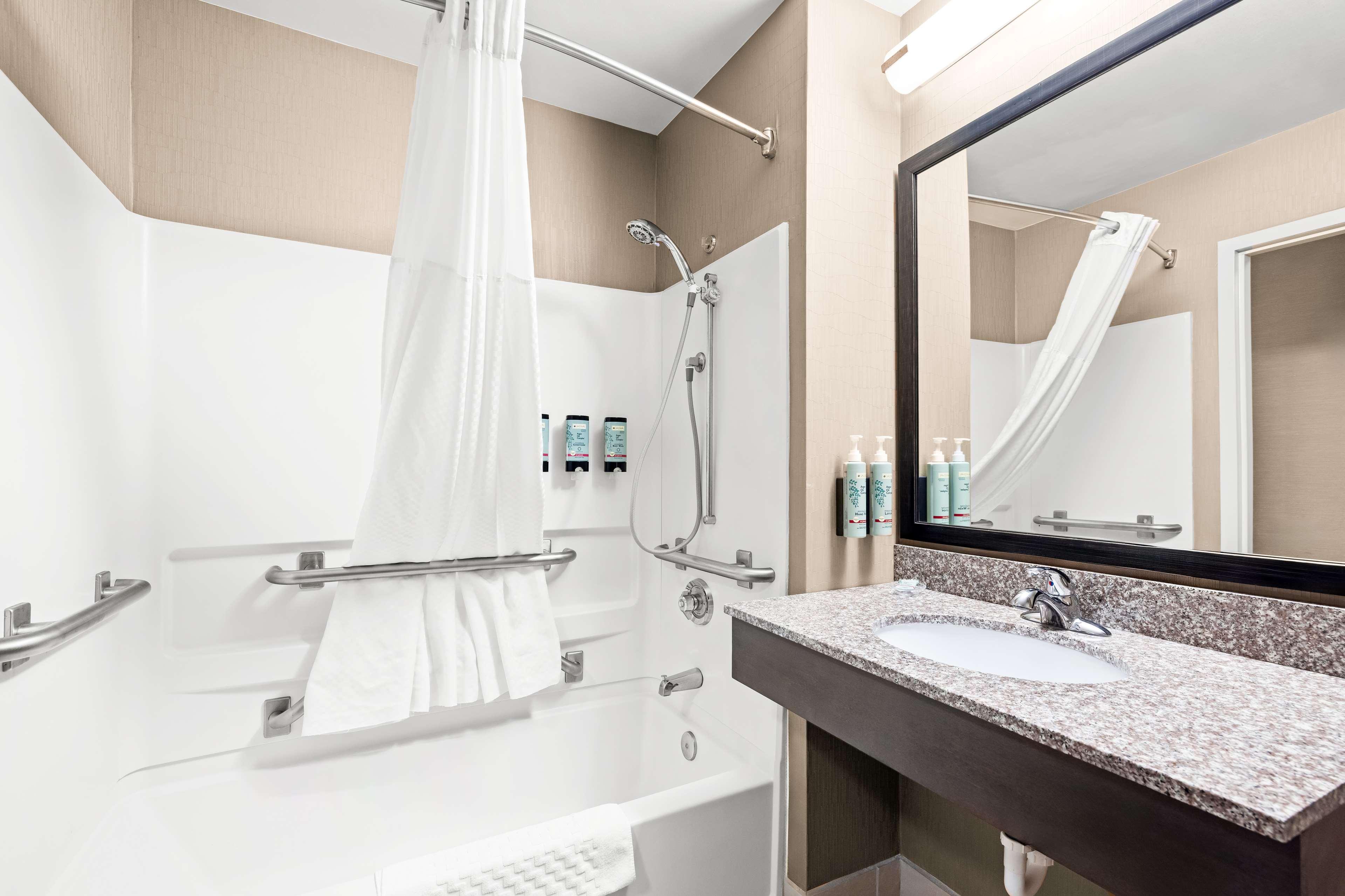 Room Queen Bed Non Smoking