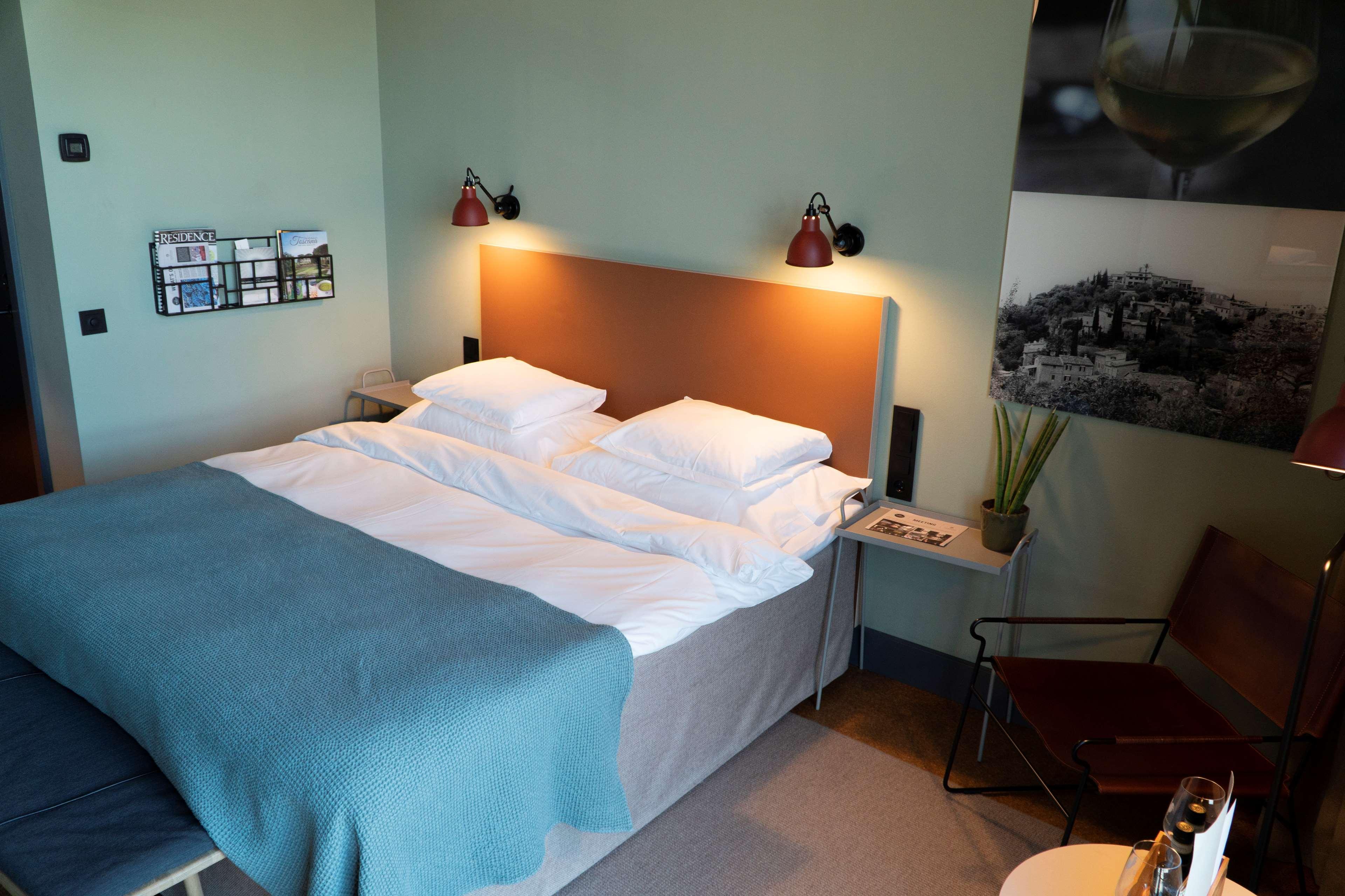 Double Deluxe King Bed