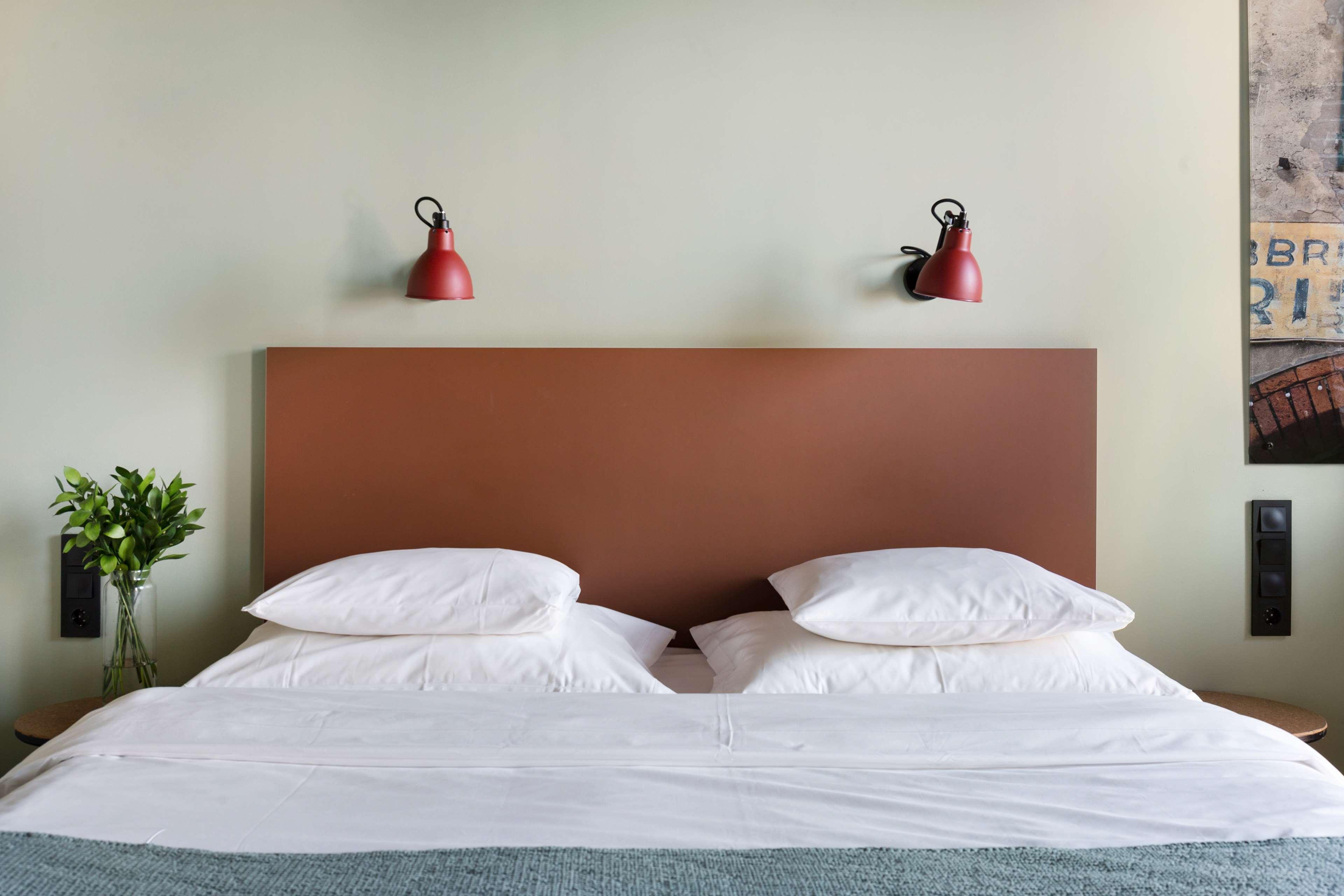 Double Deluxe King Bed