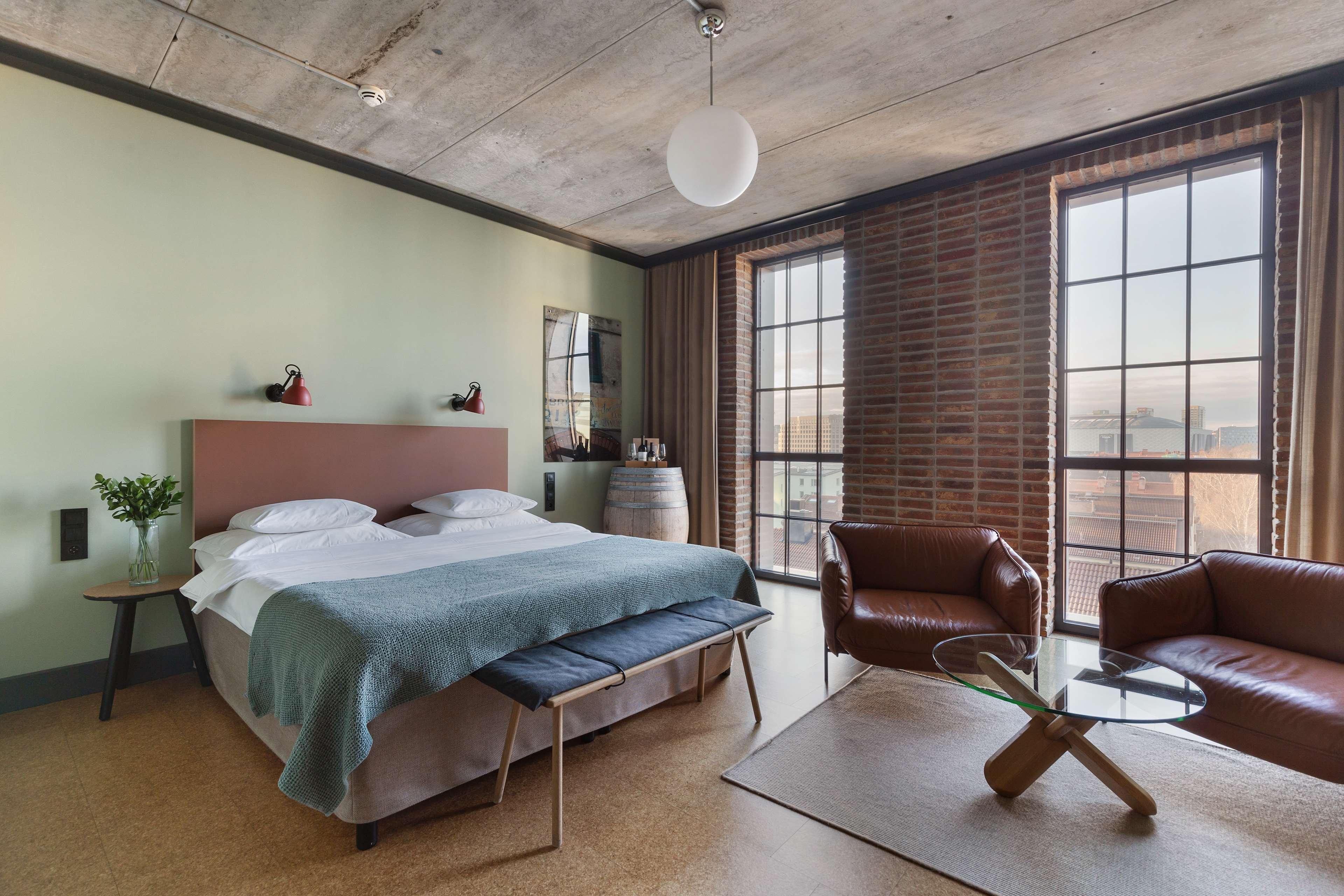 Double Deluxe King Bed