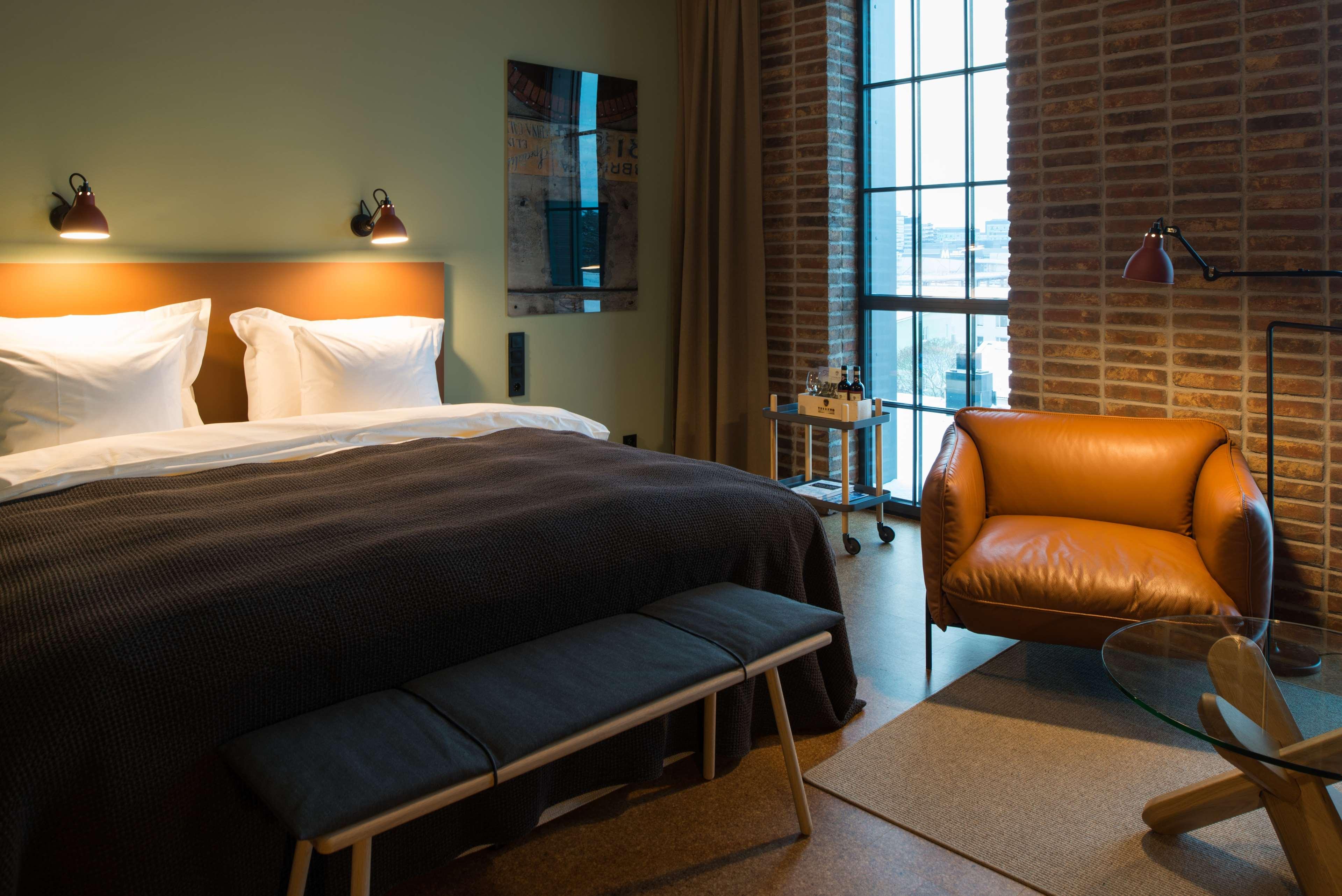 Double Deluxe King Bed