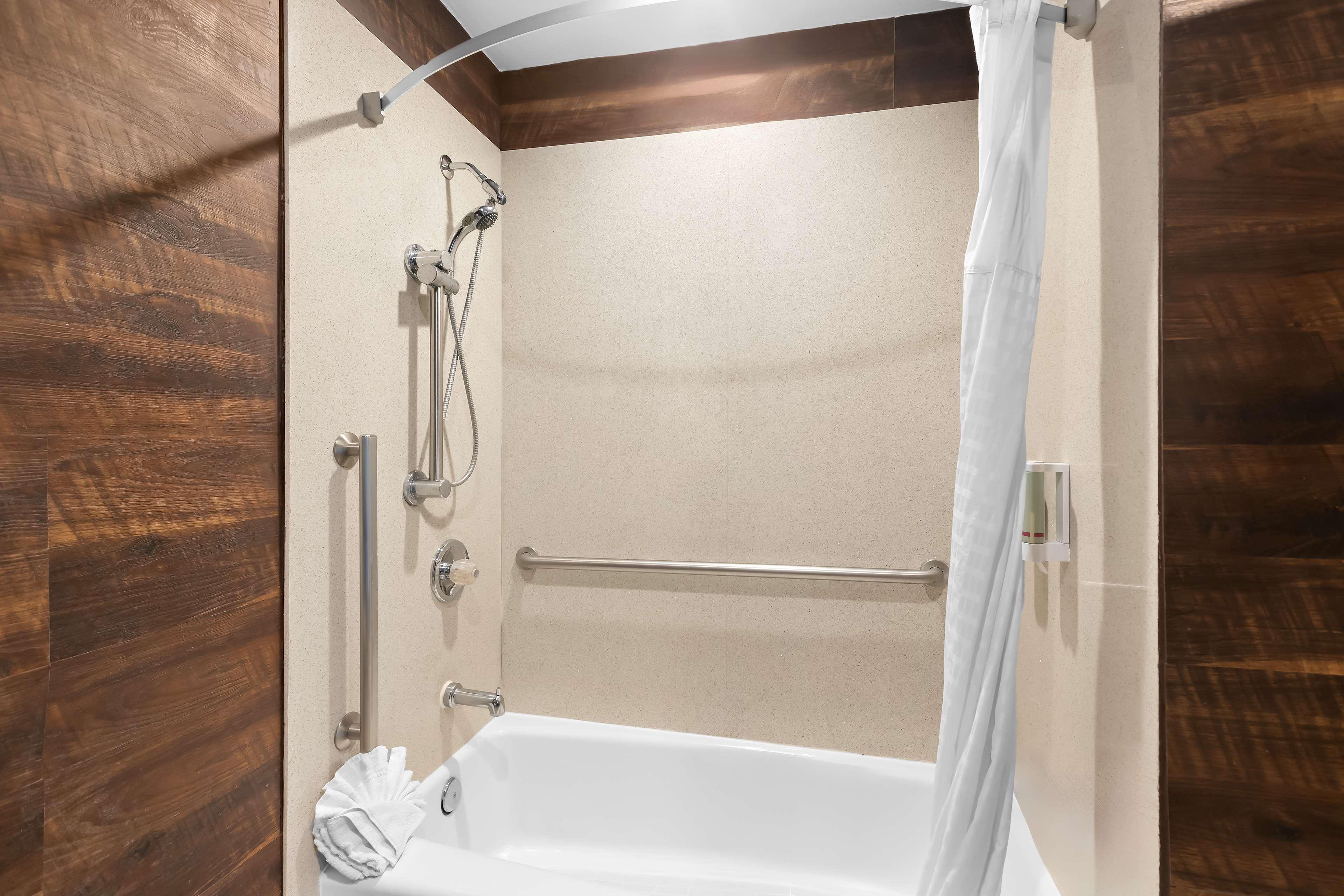 Room Queen Bed Non Smoking