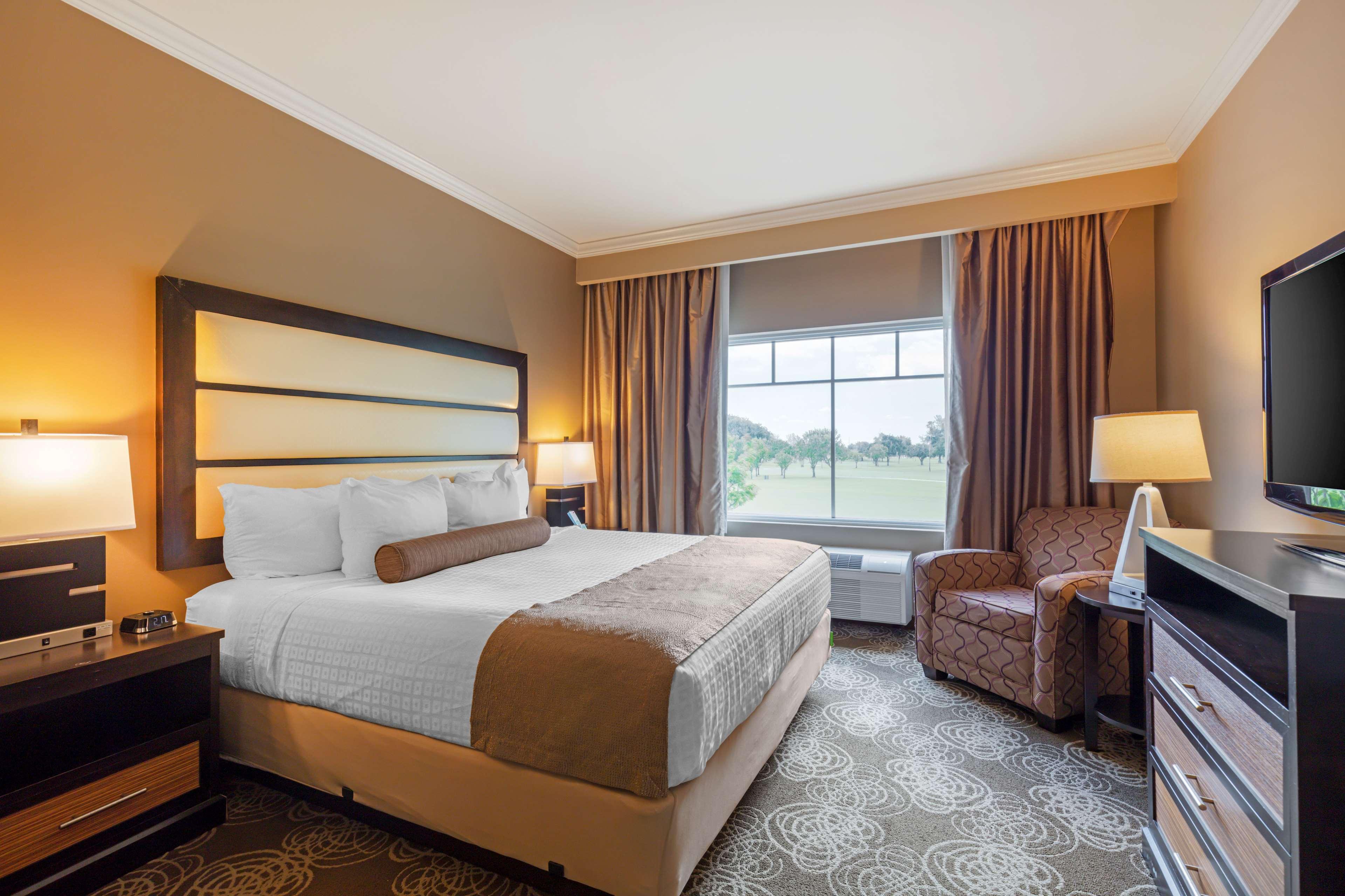 Room Accessible King Size Bed