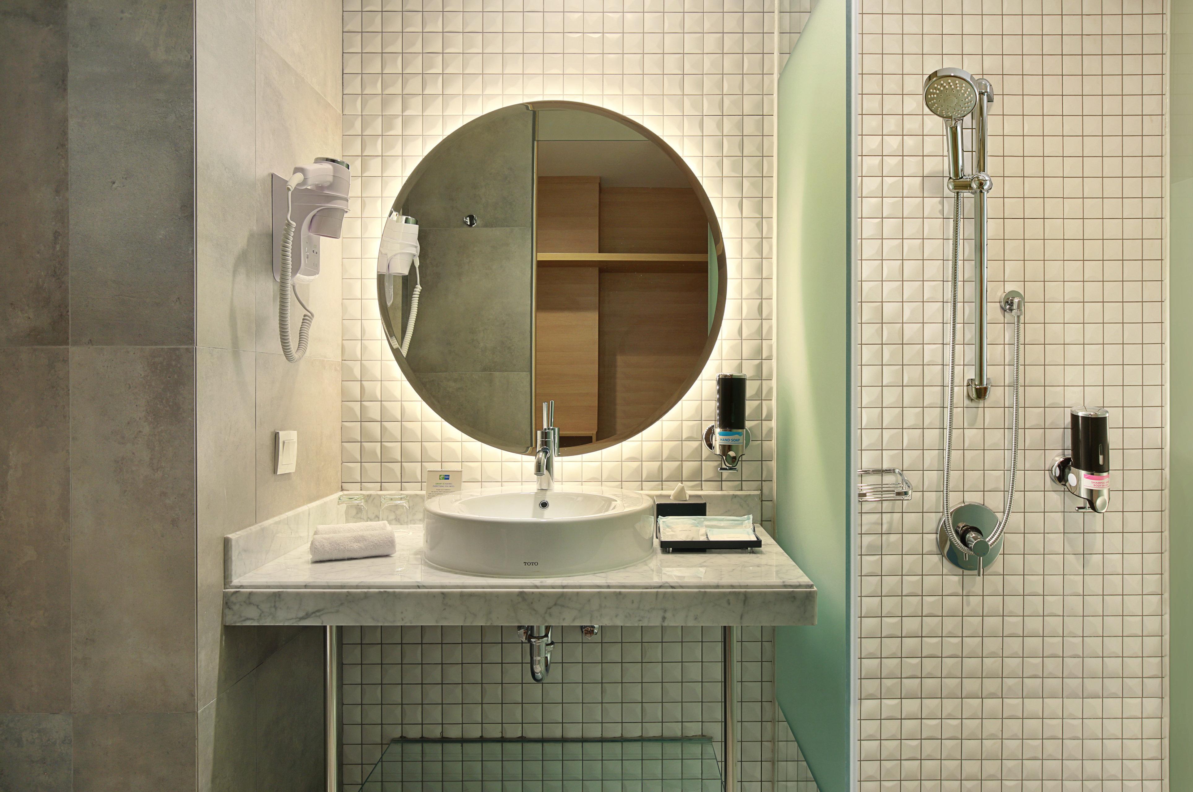 Double Queen Bed Non Smoking