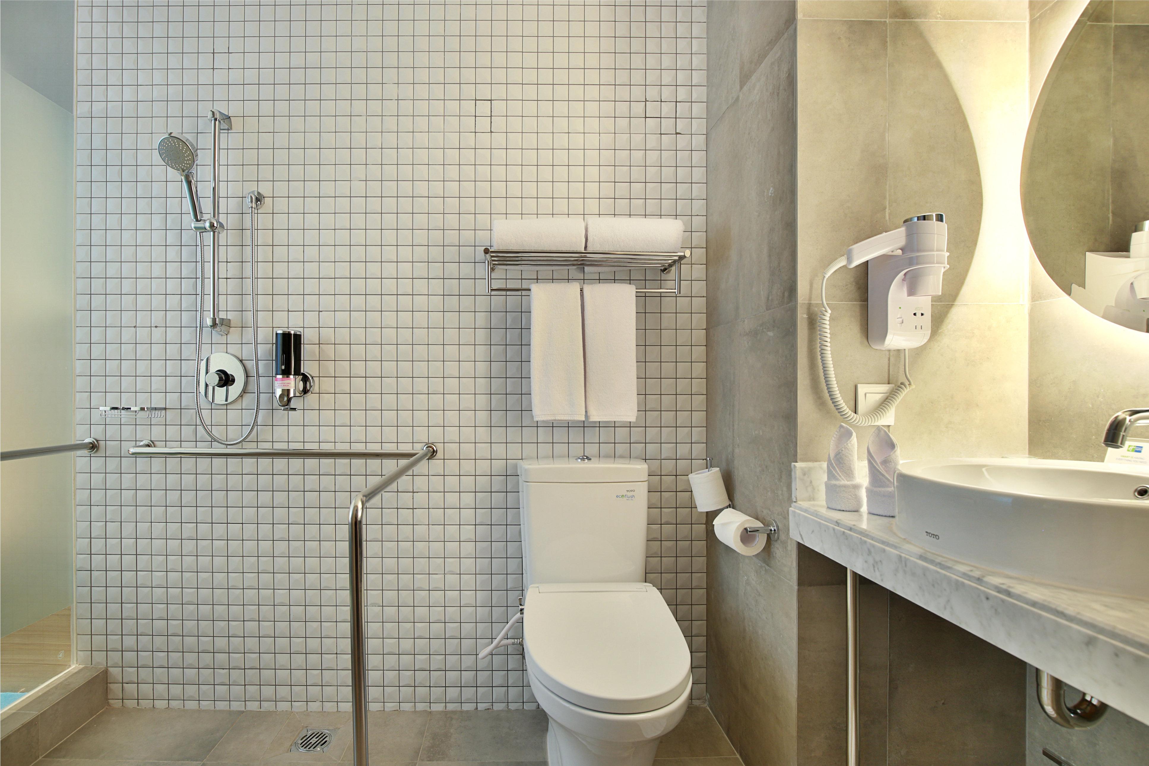 Double Accessible-queen Size Bed