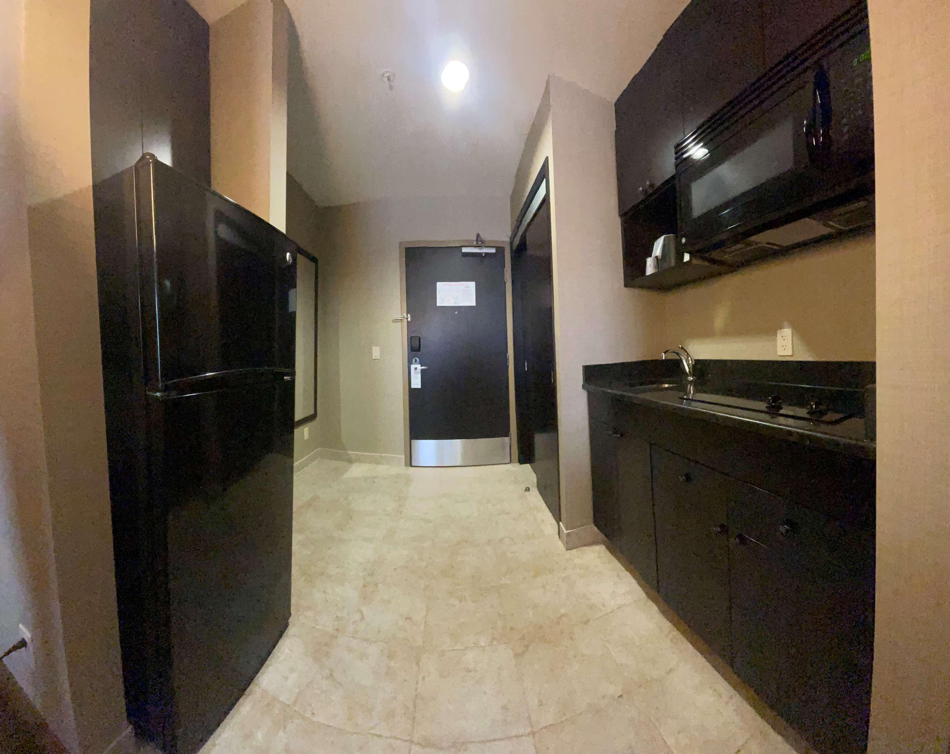 Suite Queen Bed Non Smoking