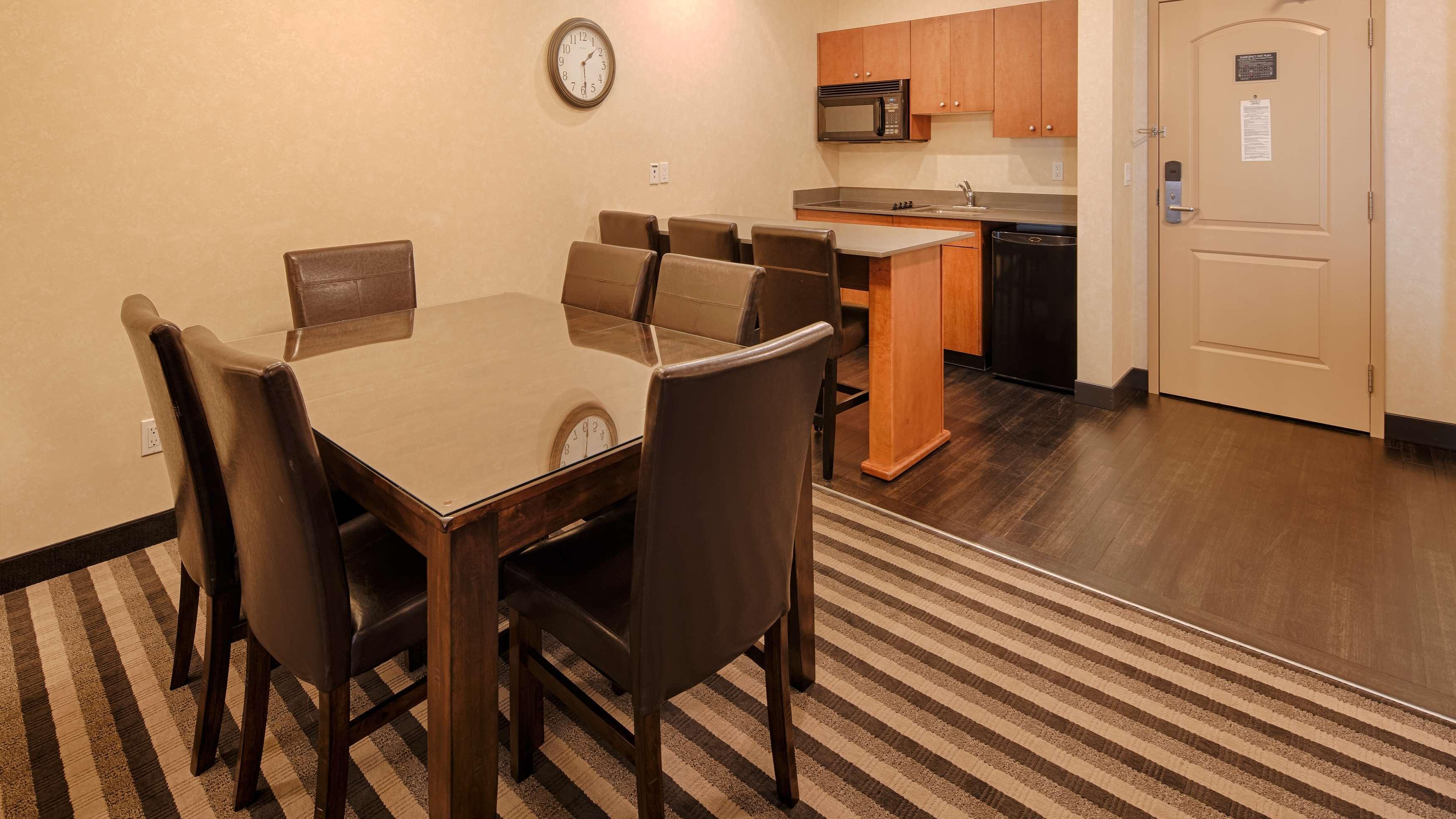 Suite Two Queen Beds