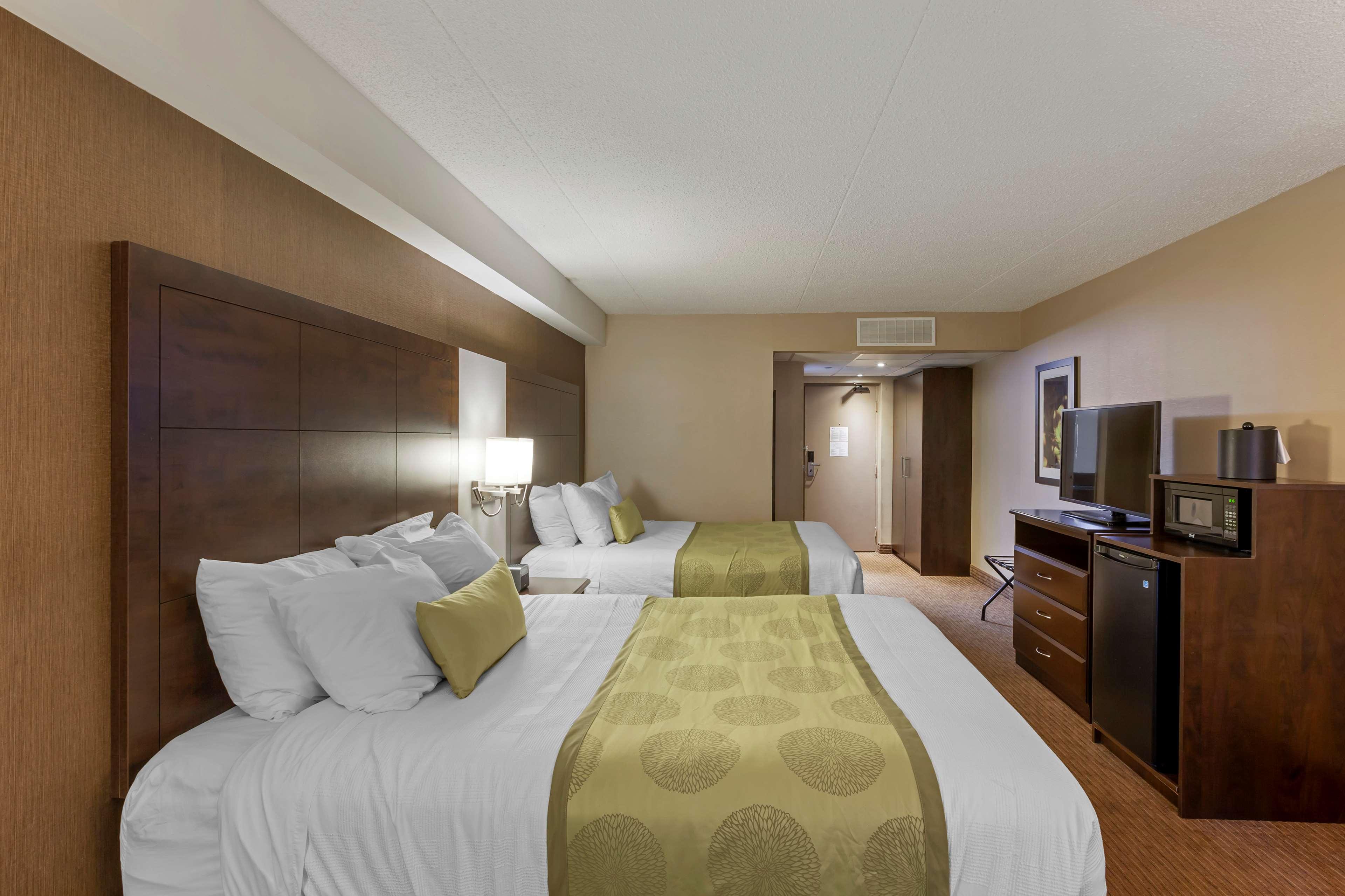 Quadruple Two Queen Beds